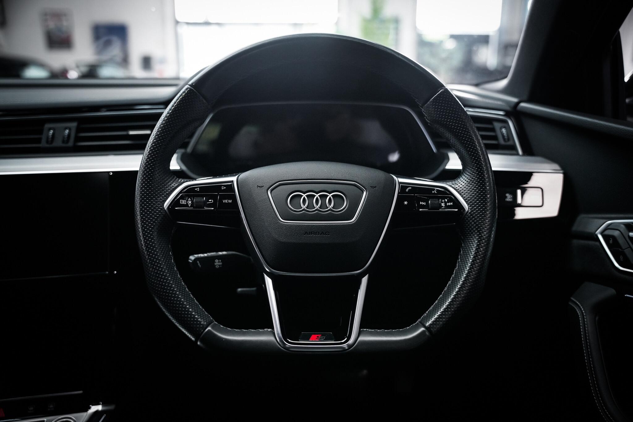 Audi E-Tron view 19