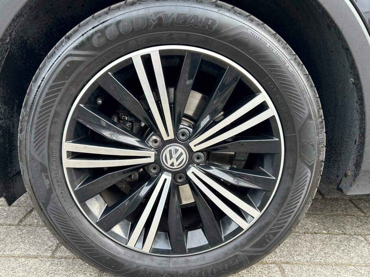Volkswagen Tiguan view 42