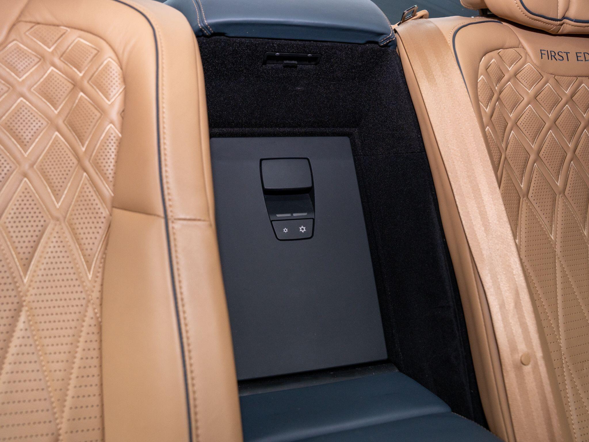 Bentley Flying Spur view 37