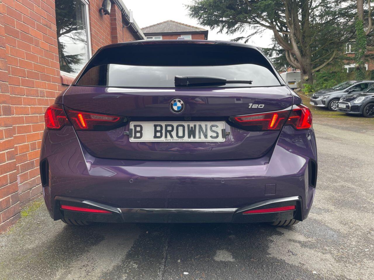 BMW 1 Series view 25