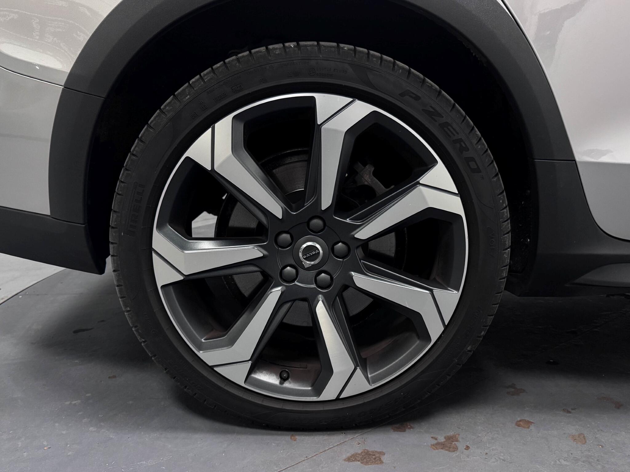 Volvo V60 Cross Country view 56