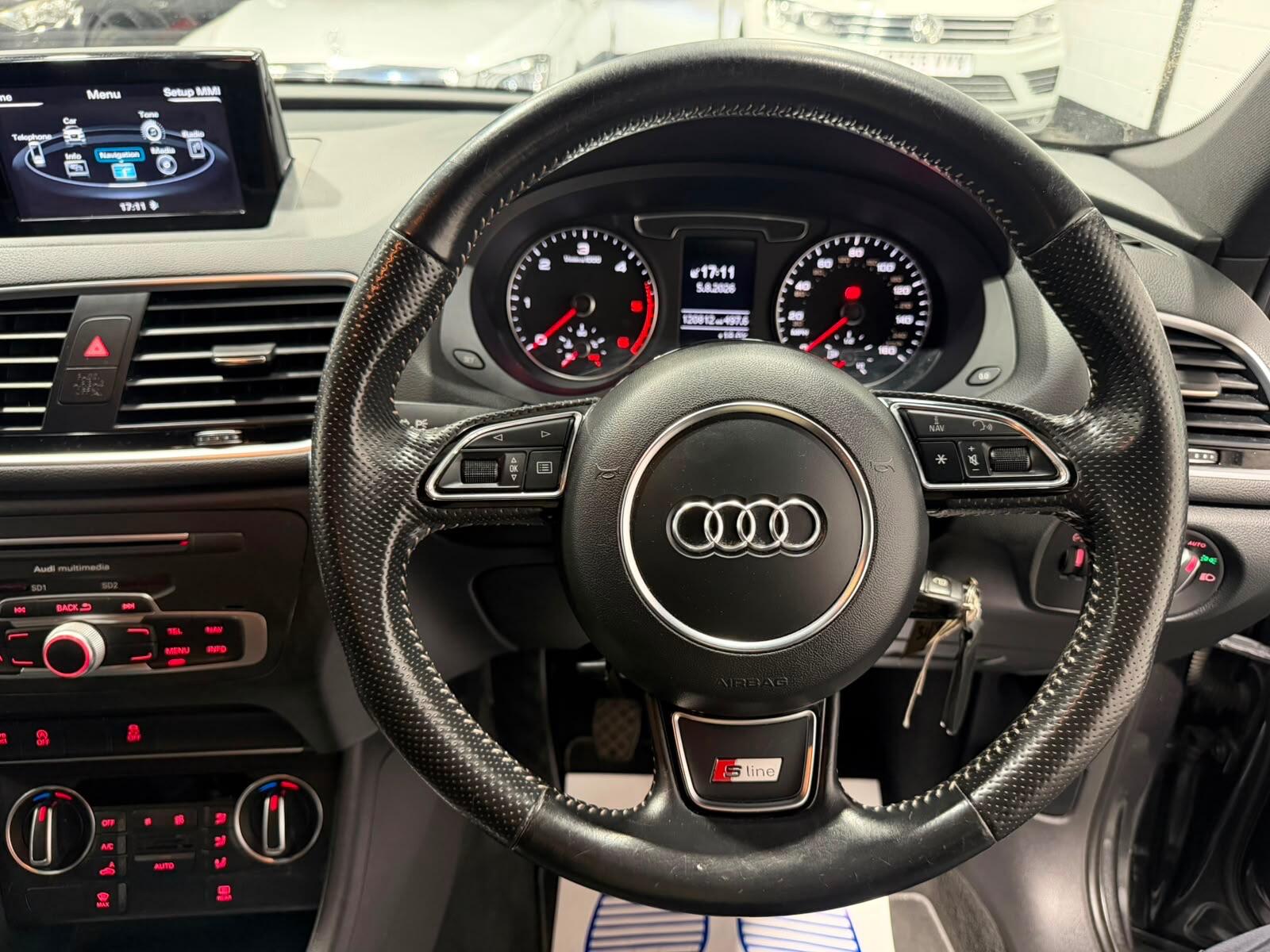 Audi Q3 view 32