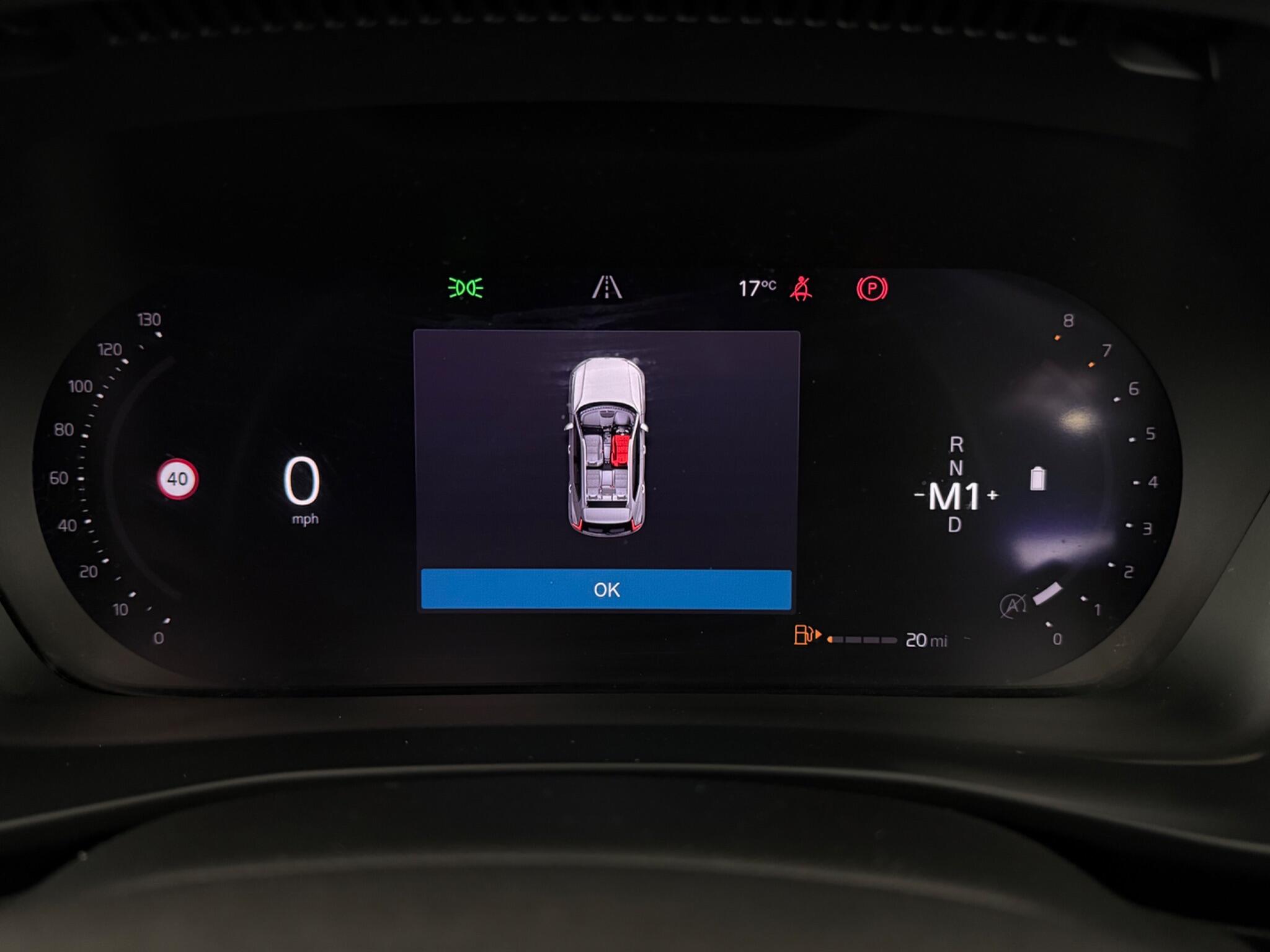 Volvo XC40 view 17