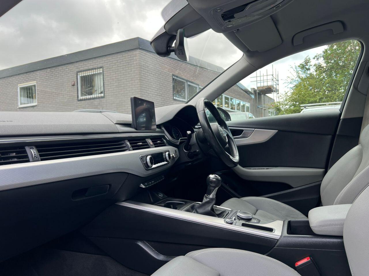Audi A4 view 18