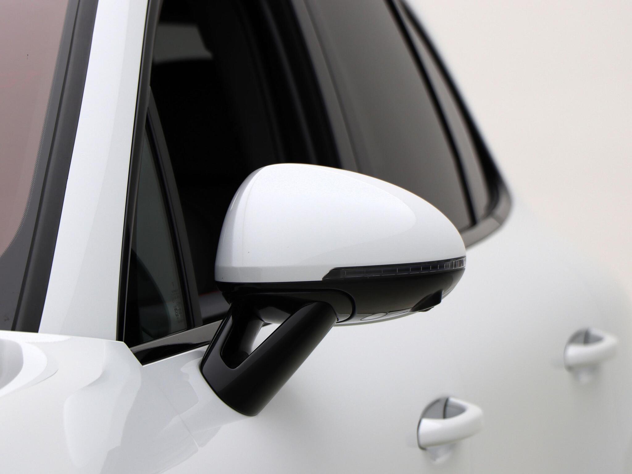 Porsche Macan view 15