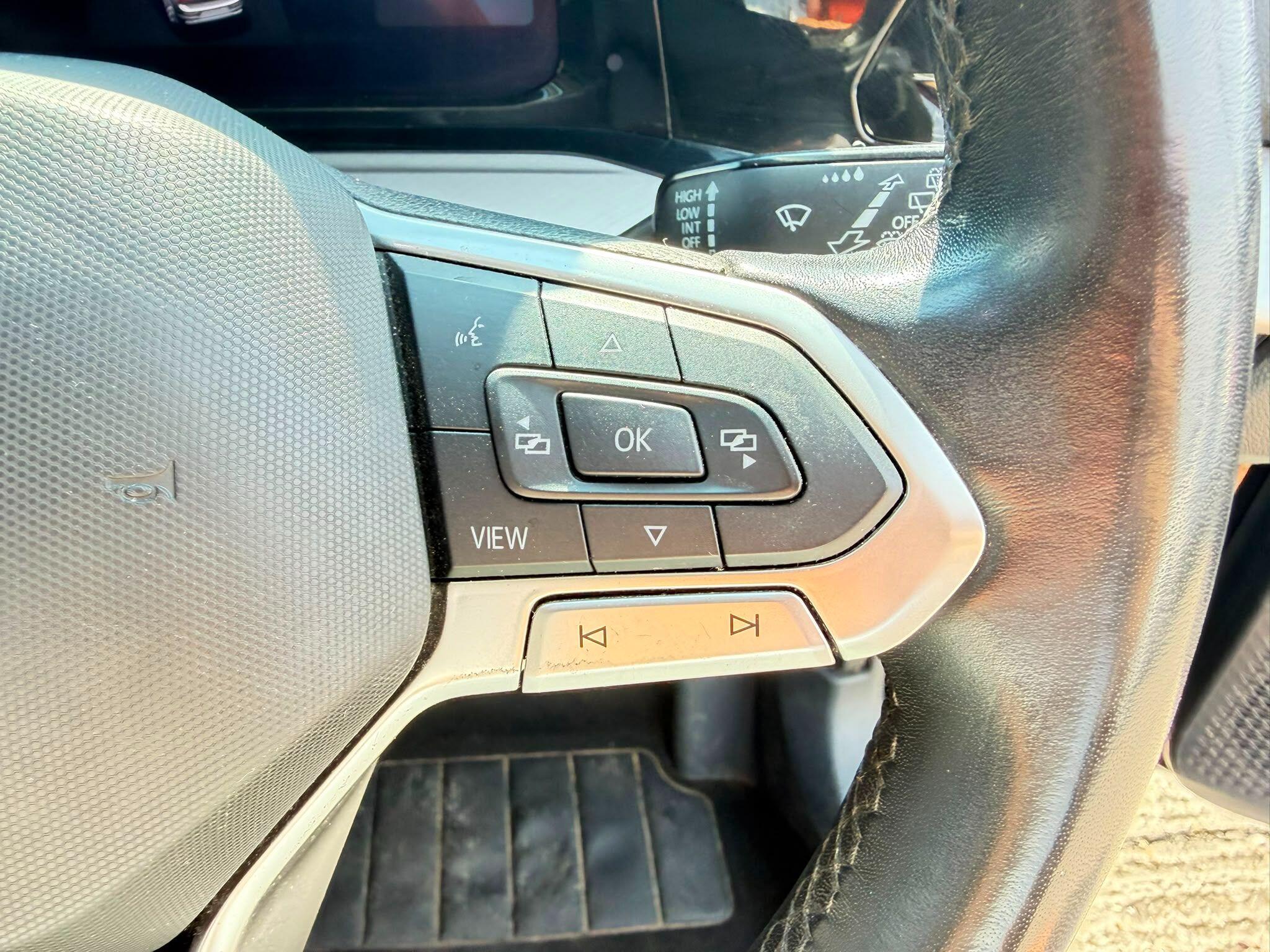 Volkswagen Golf view 25