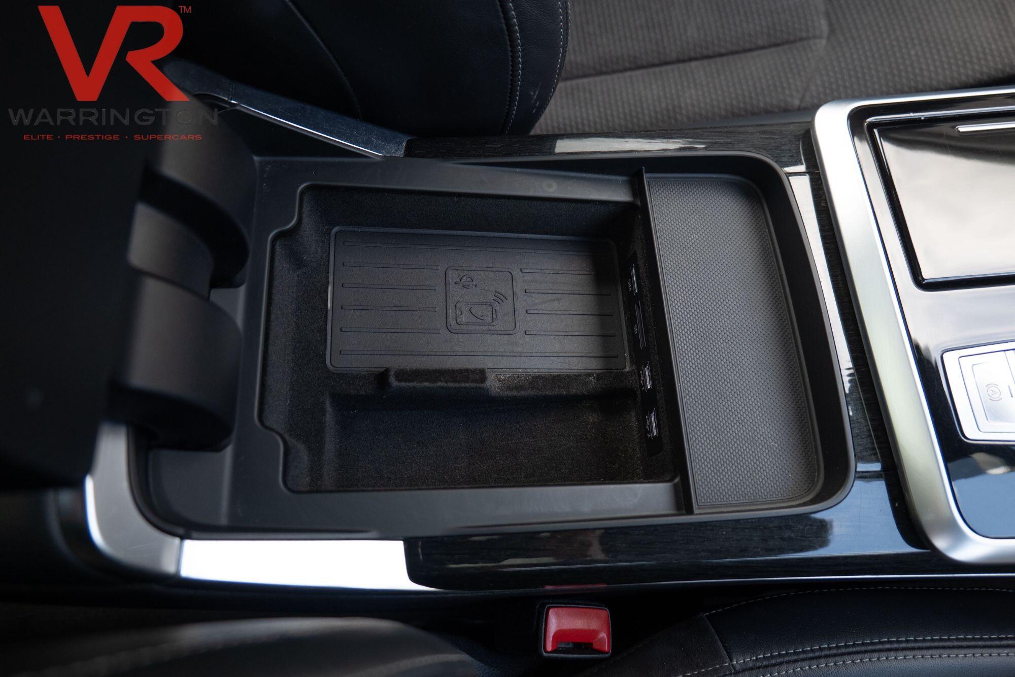 Audi Q8 view 25
