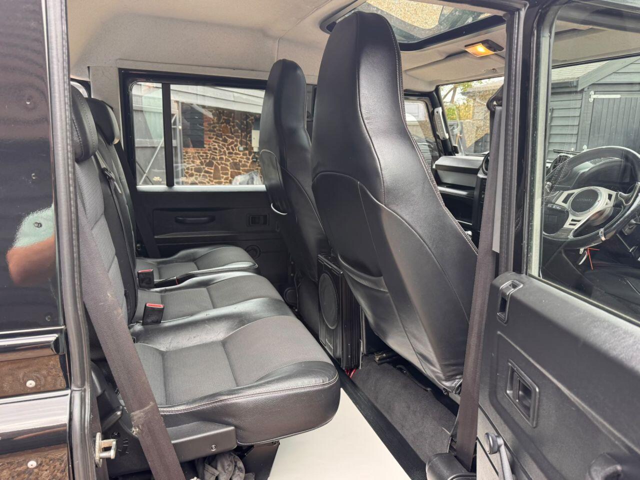 Land Rover Defender view 17