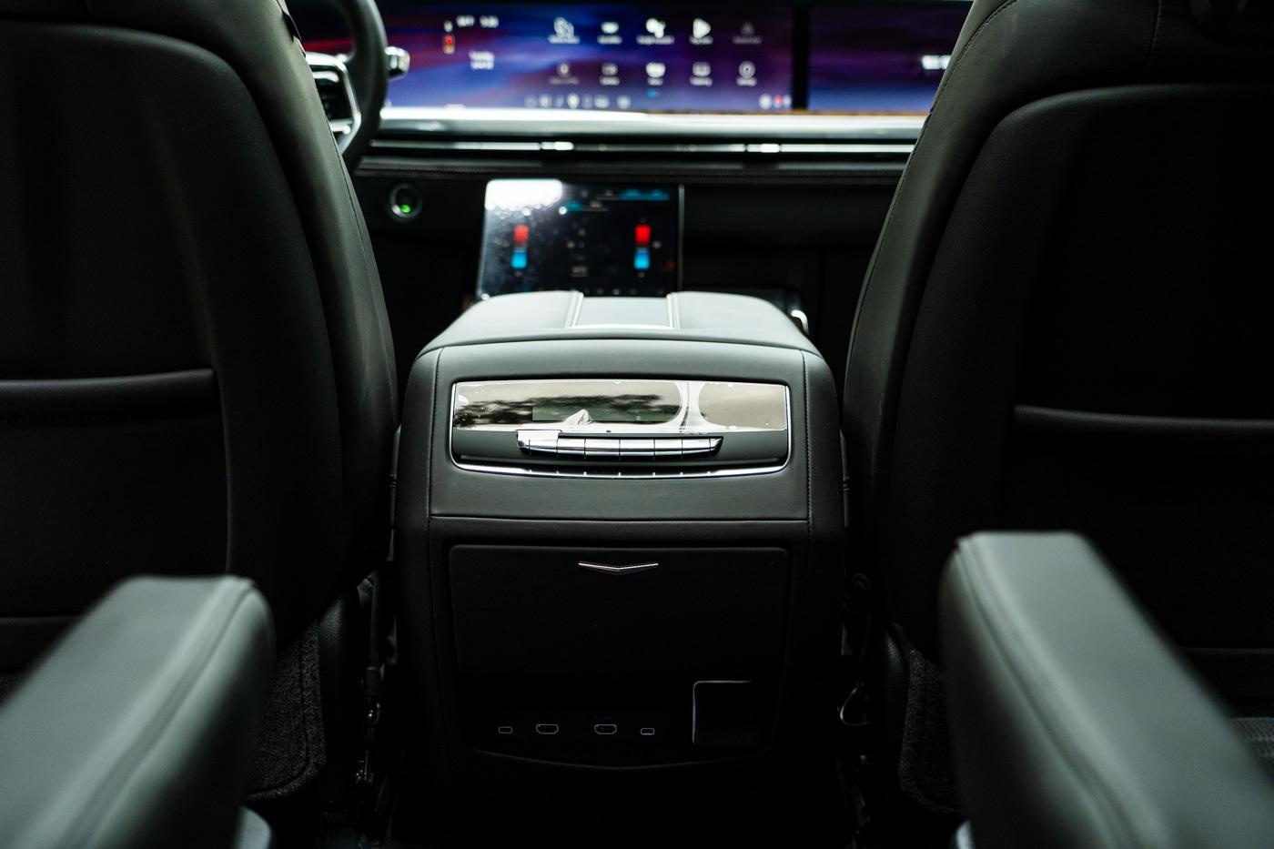 Cadillac Escalade view 56