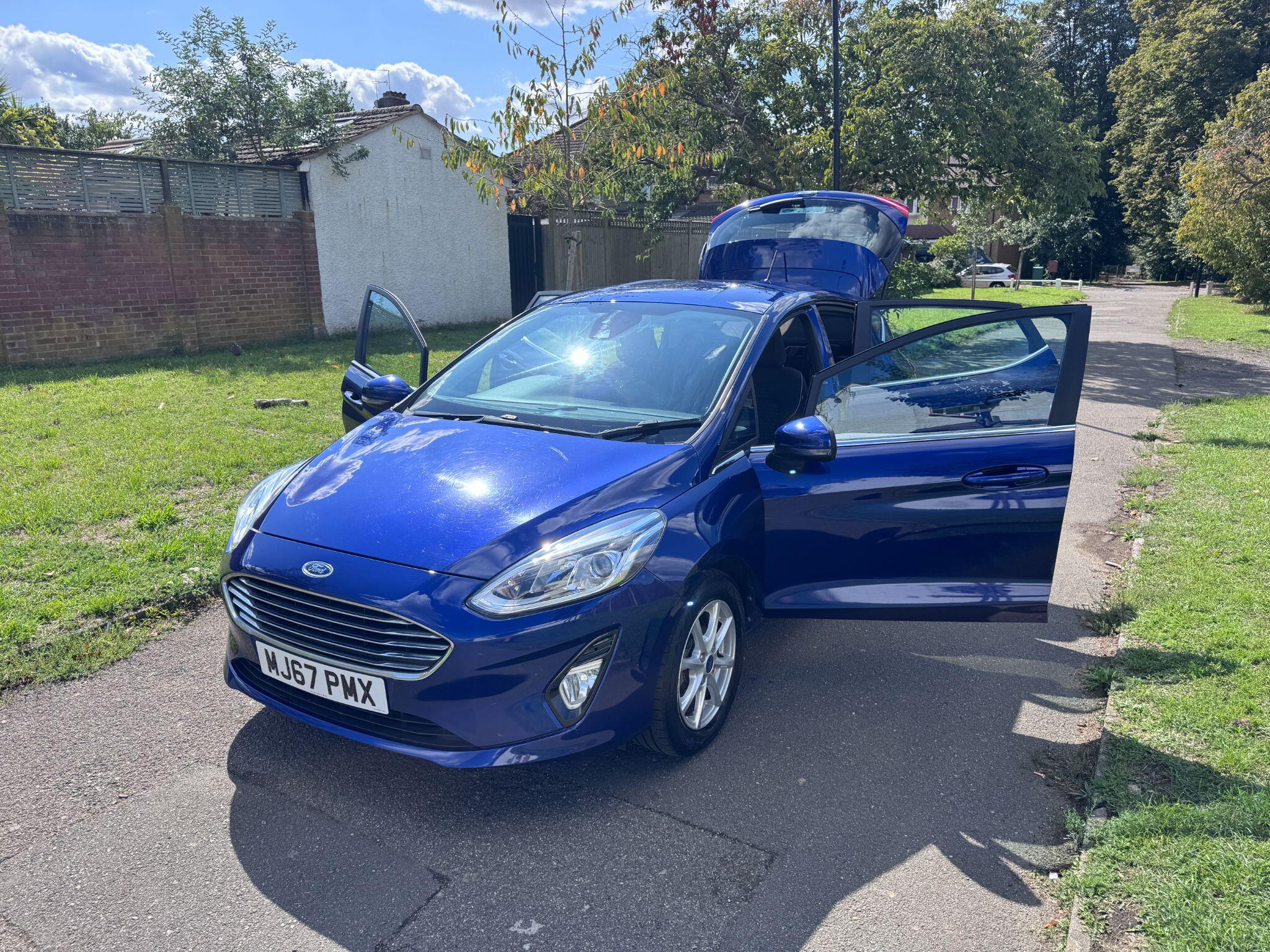 2017 Ford Fiesta image 41
