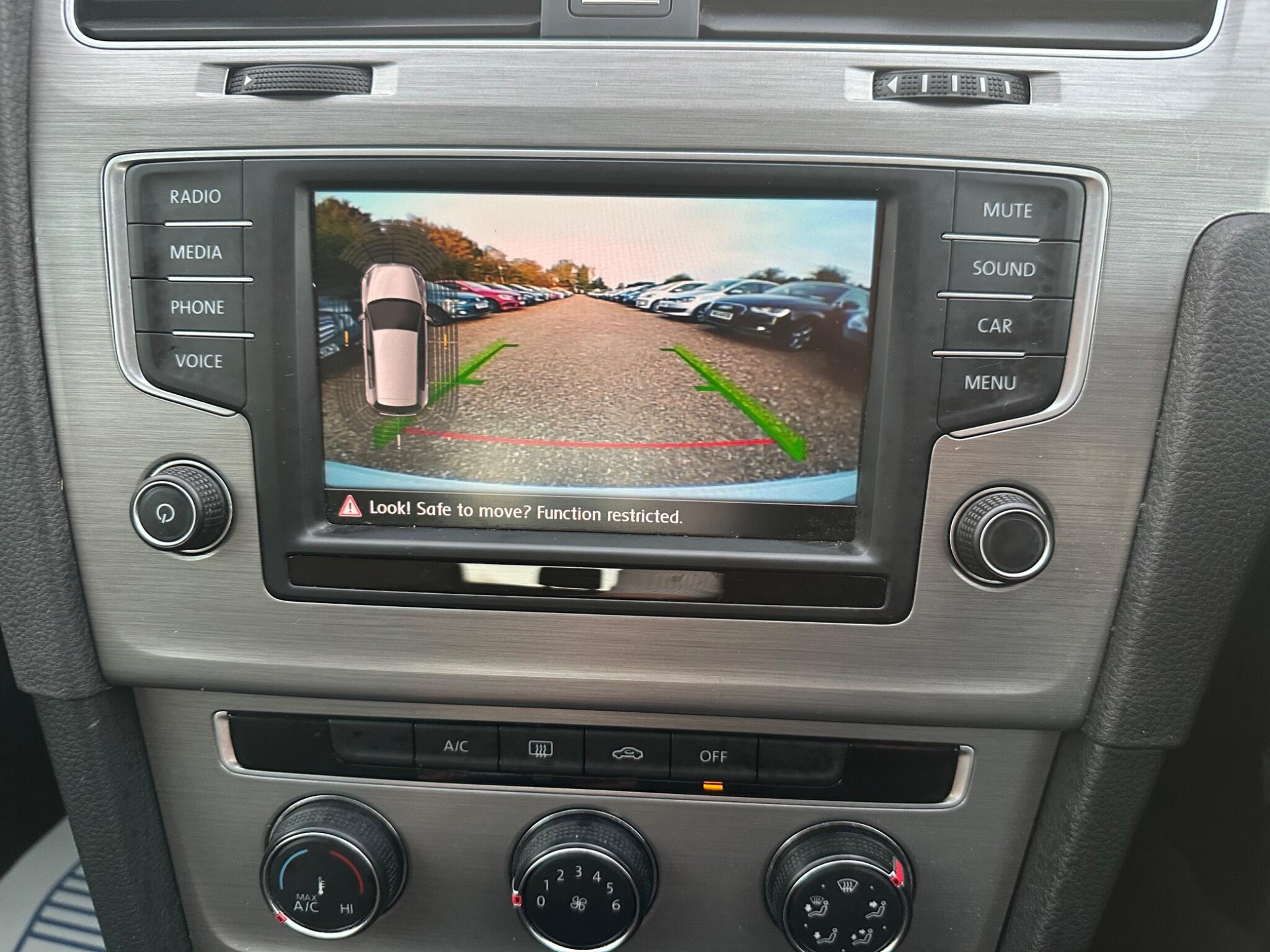 Volkswagen Golf view 40