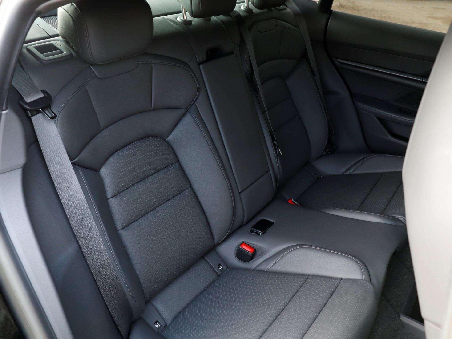 Porsche Taycan view 25