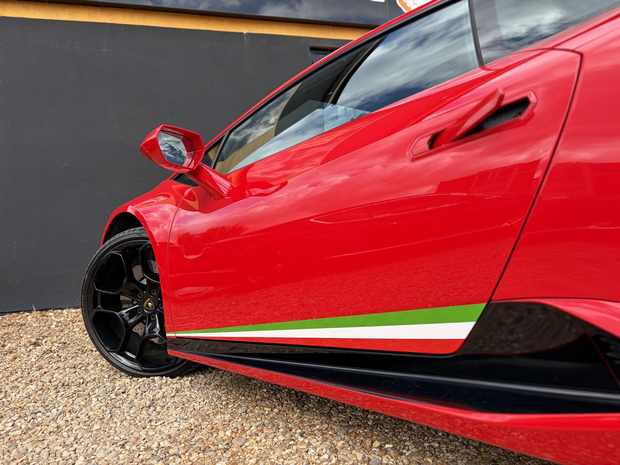 Lamborghini Huracan view 12