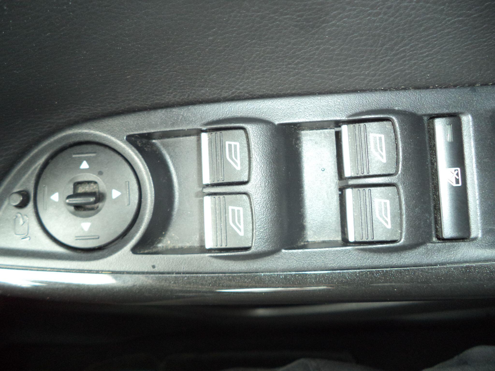 Ford Focus view 44