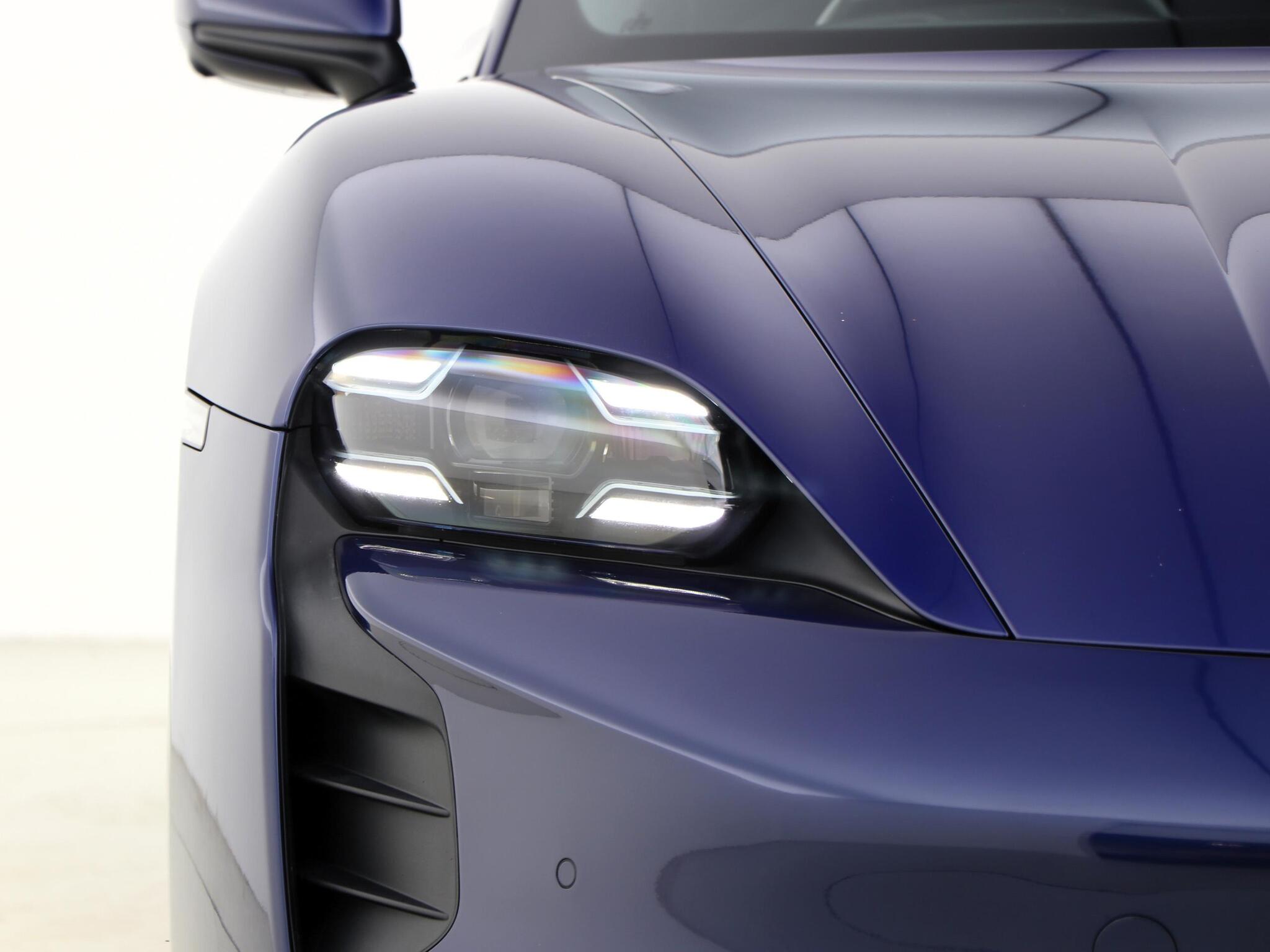 Porsche Taycan view 18