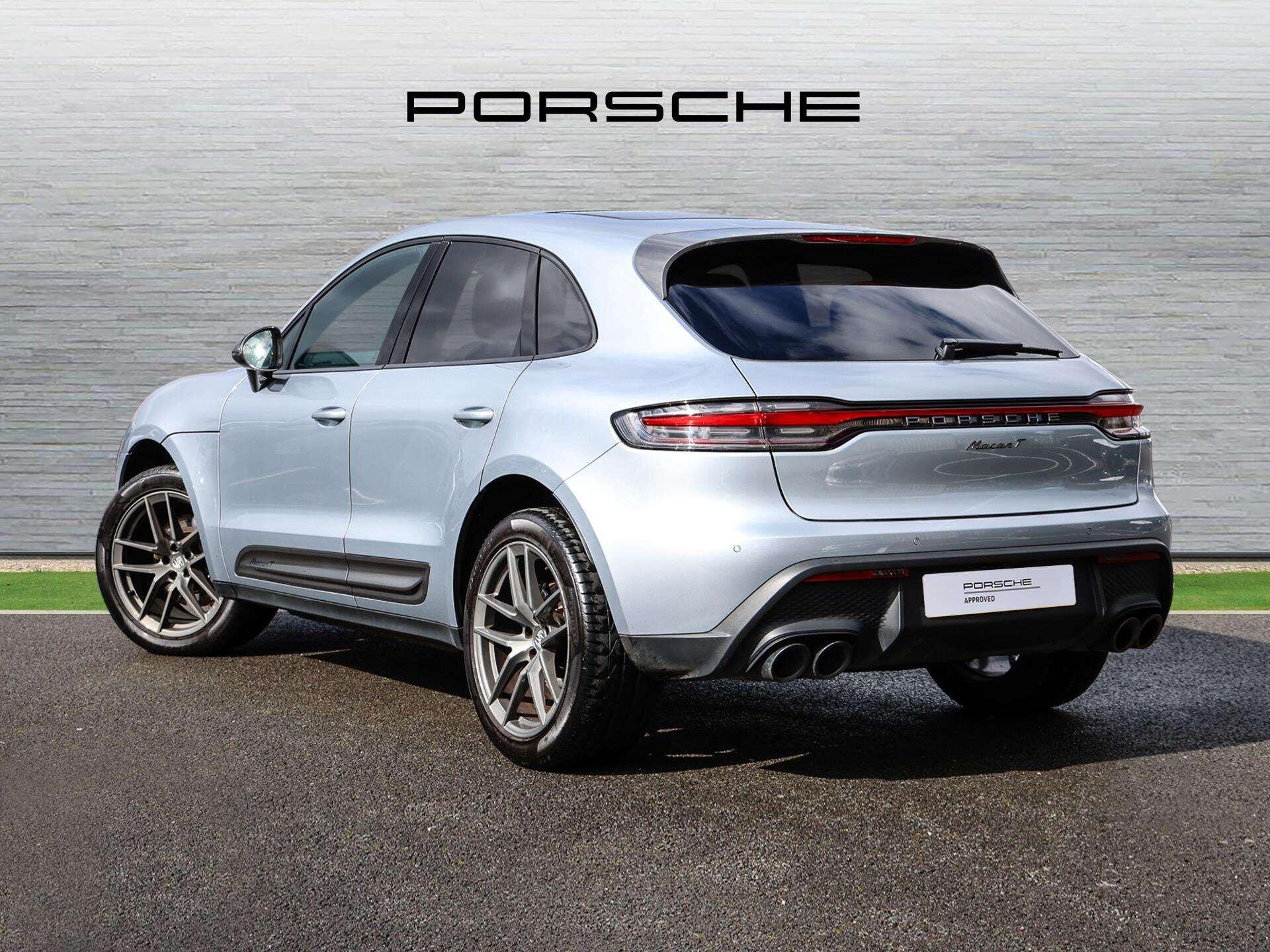 Porsche Macan view 4