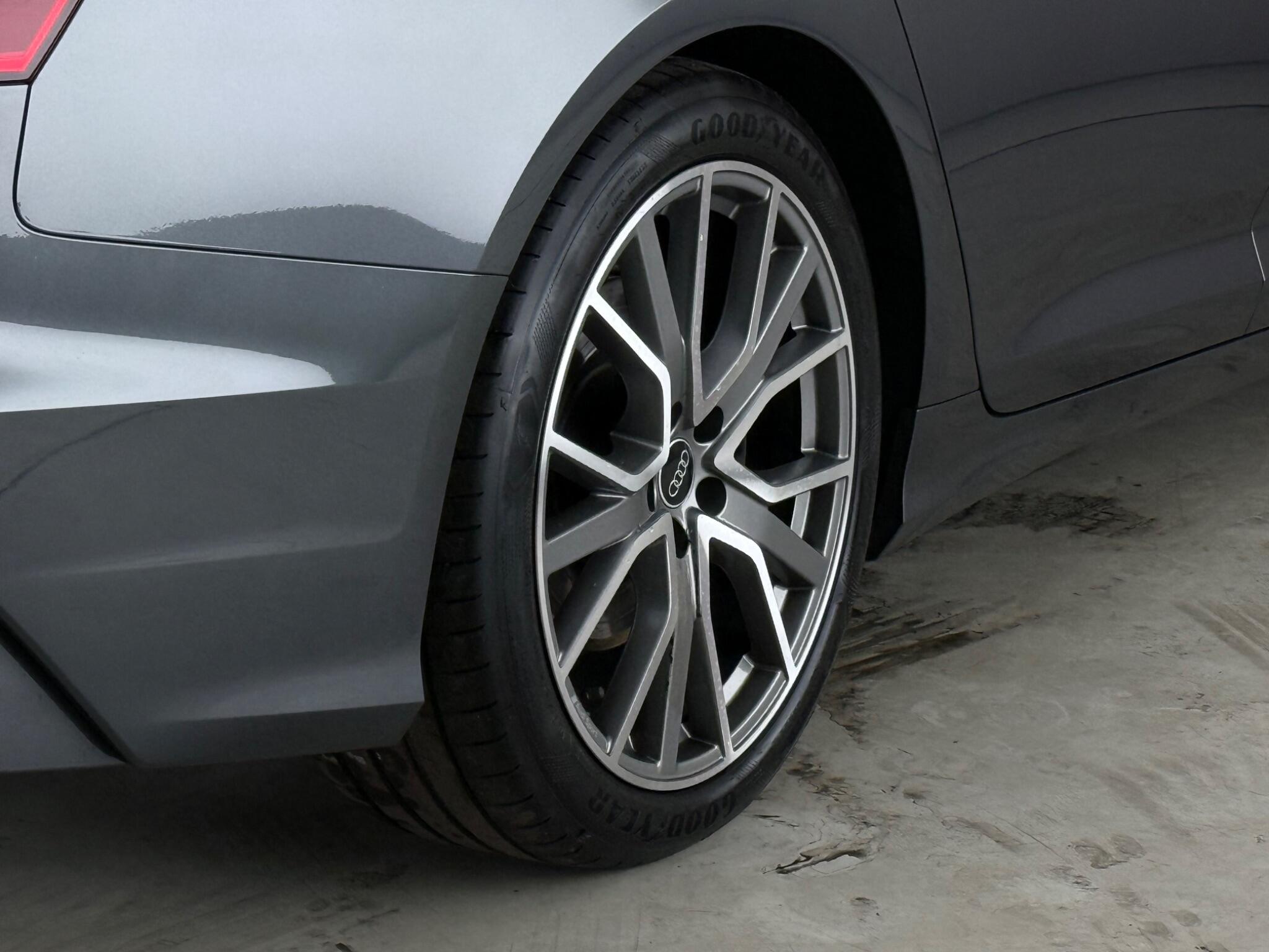 Audi A6 view 8