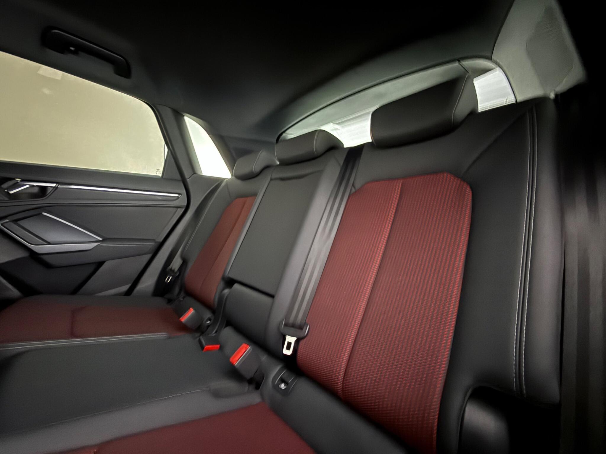 Audi Q3 view 31