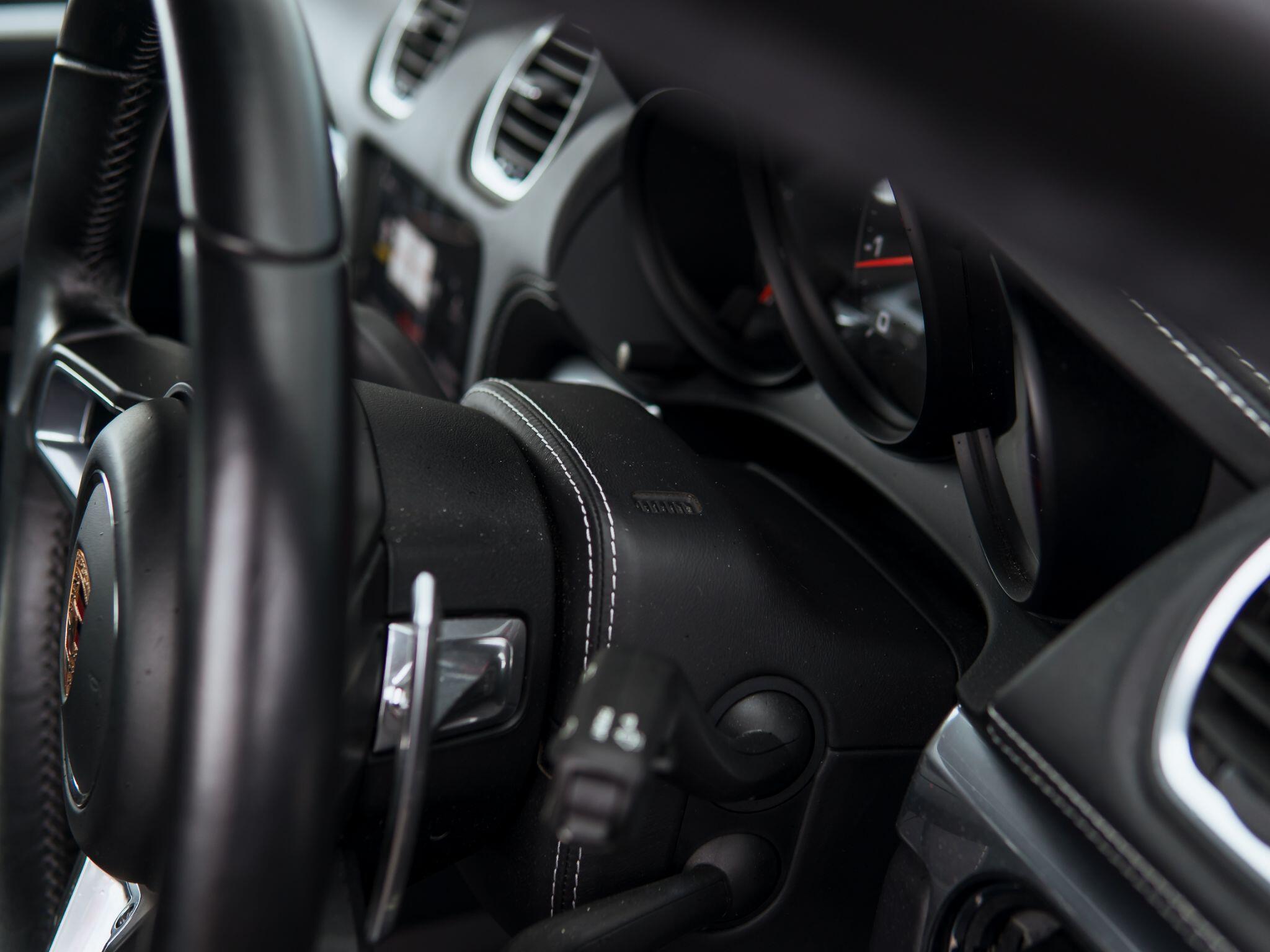 Porsche Cayman view 26