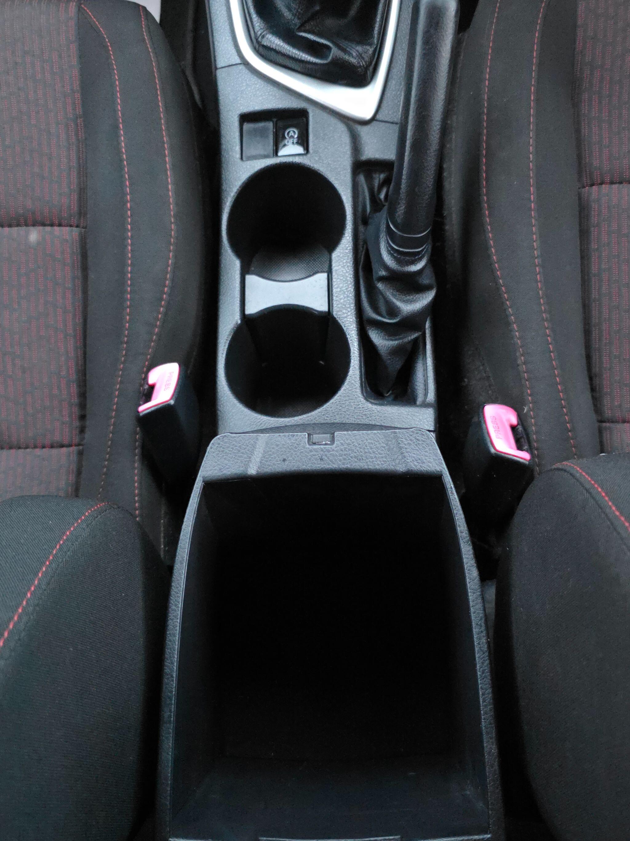 2013 Toyota Auris image 70