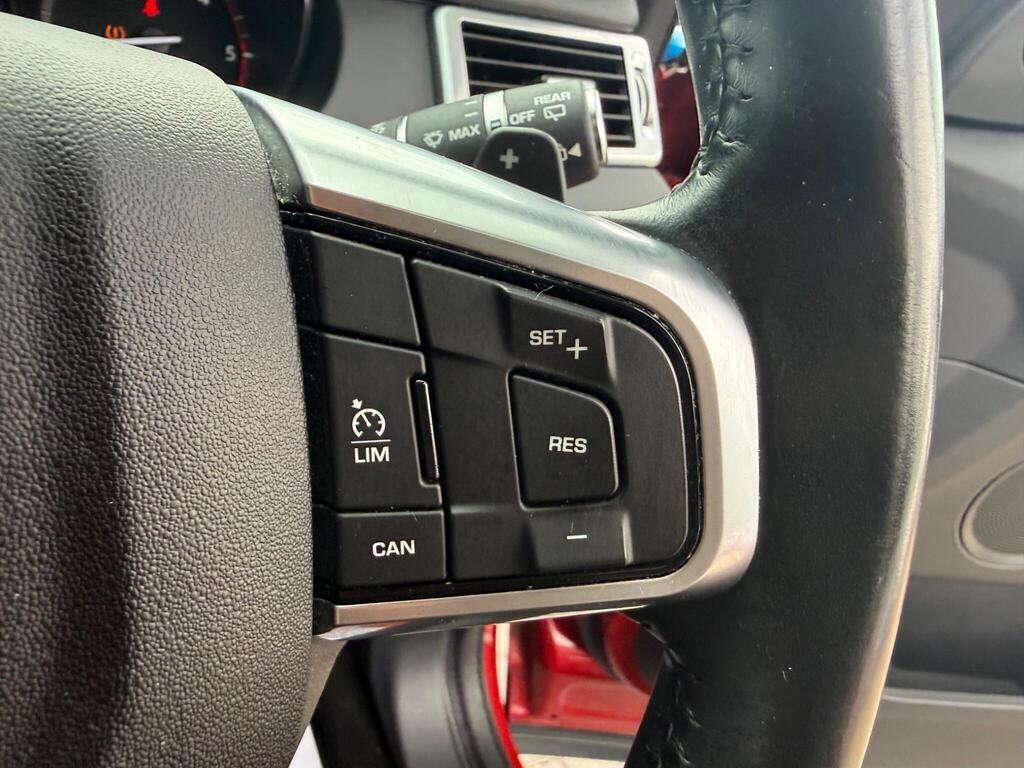 Land Rover Discovery Sport view 30