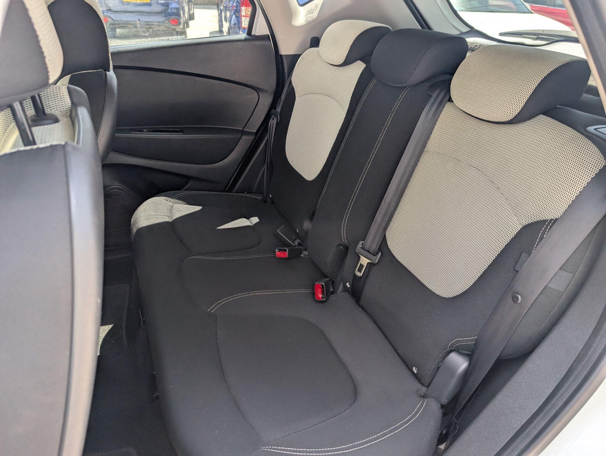 Renault Captur view 21