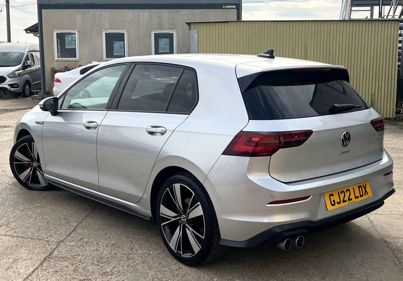 Volkswagen Golf view 4