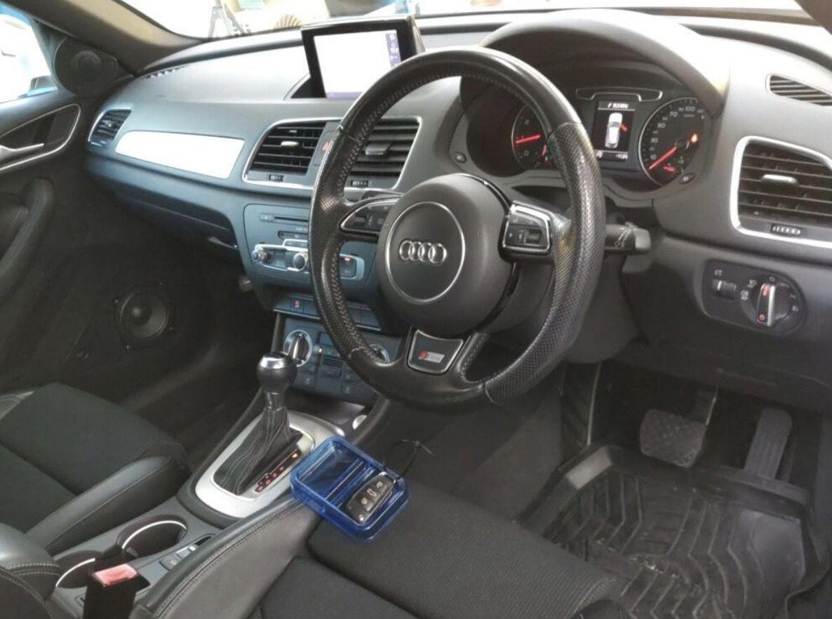 Audi Q3 view 5