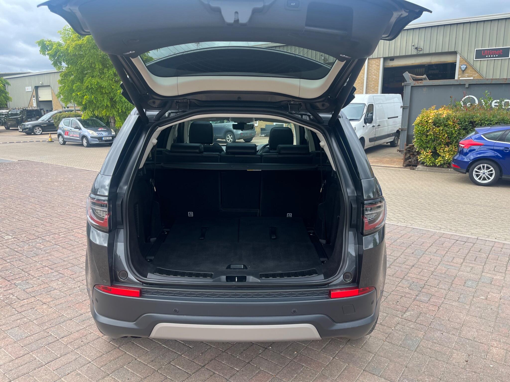 Land Rover Discovery Sport view 42