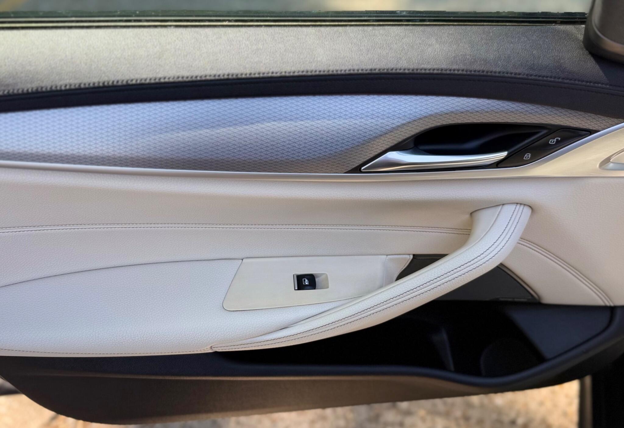 BMW 5 Series view 19