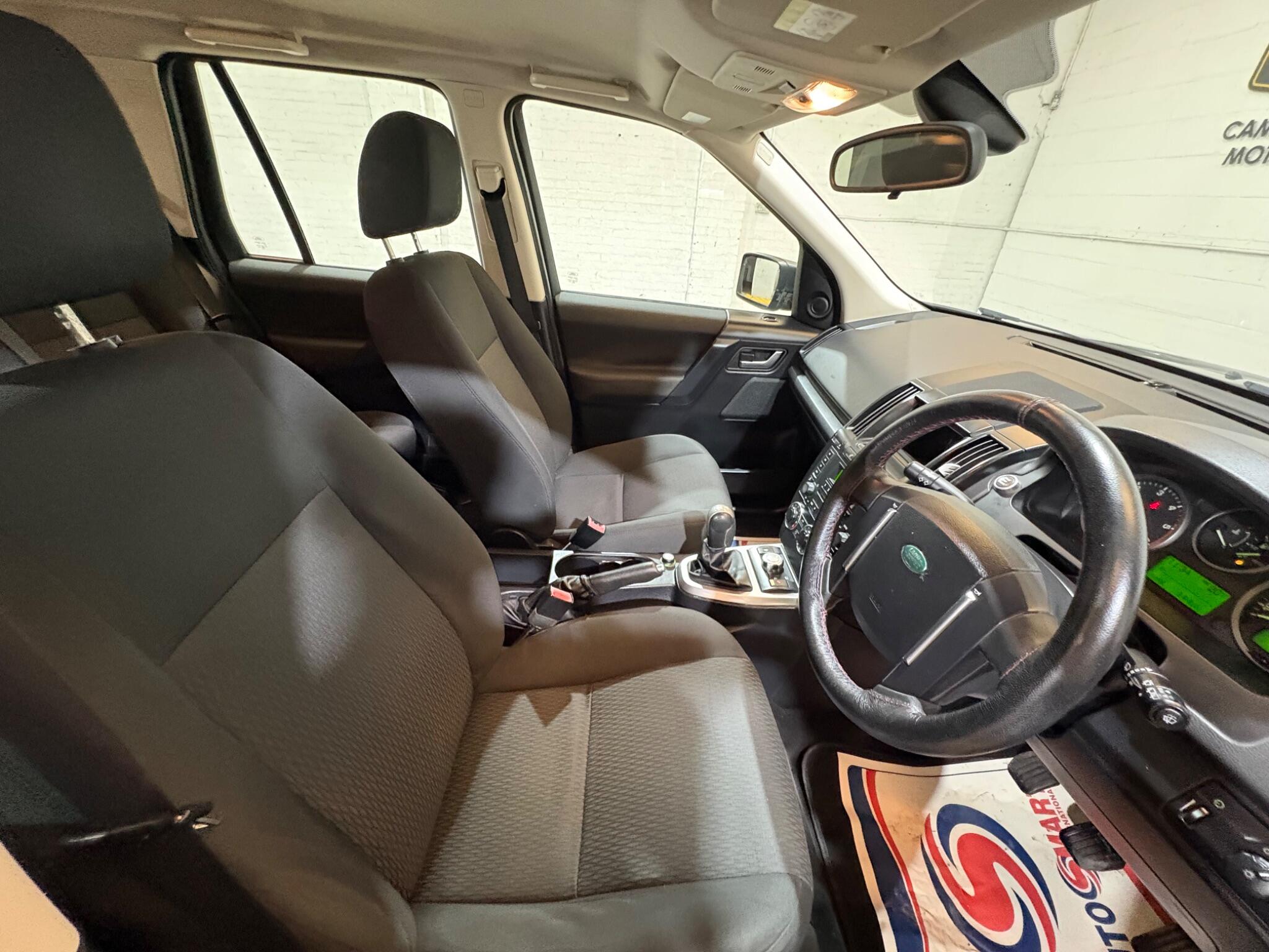 Land Rover Freelander 2 view 23