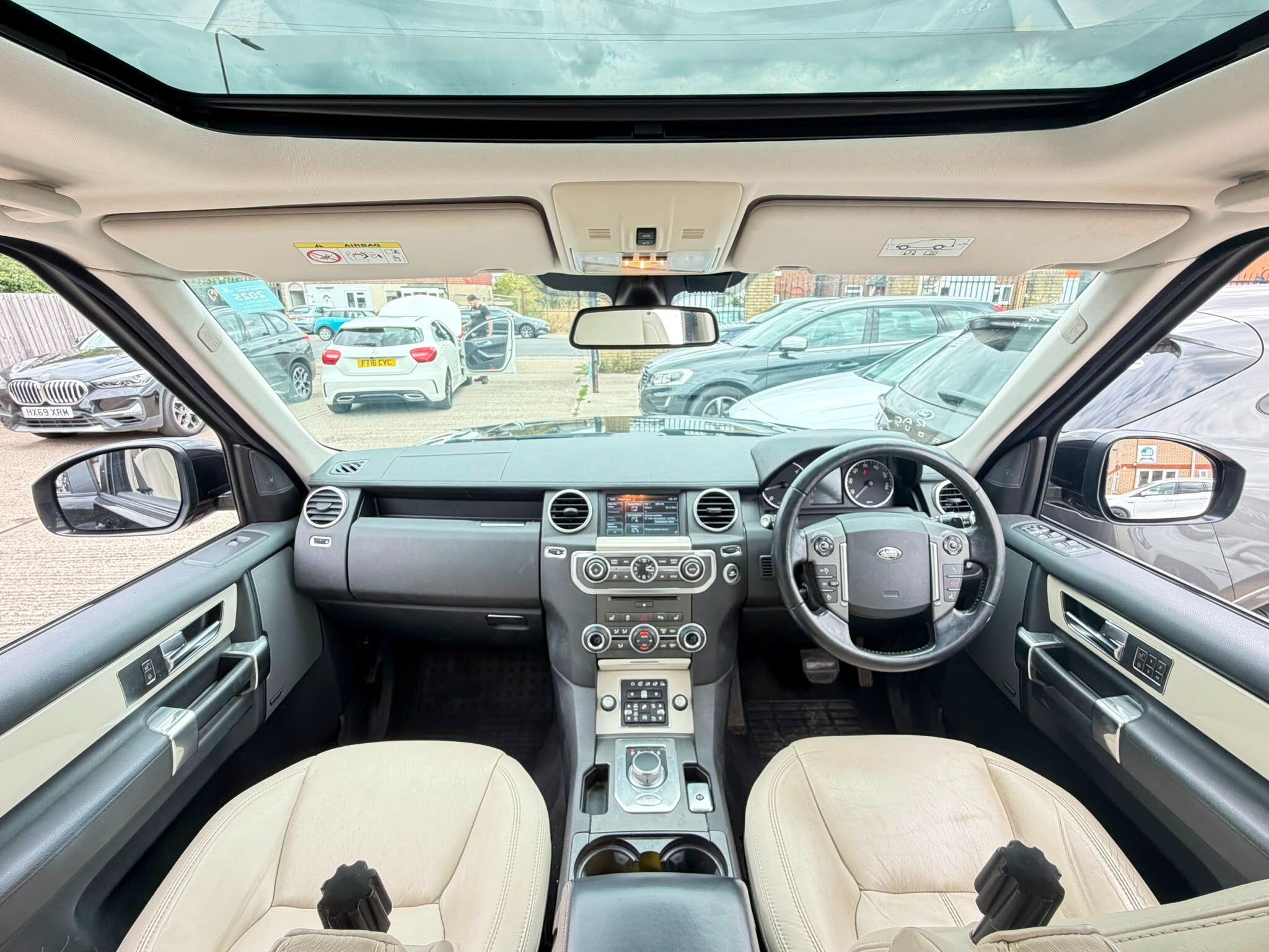 Land Rover Discovery view 22