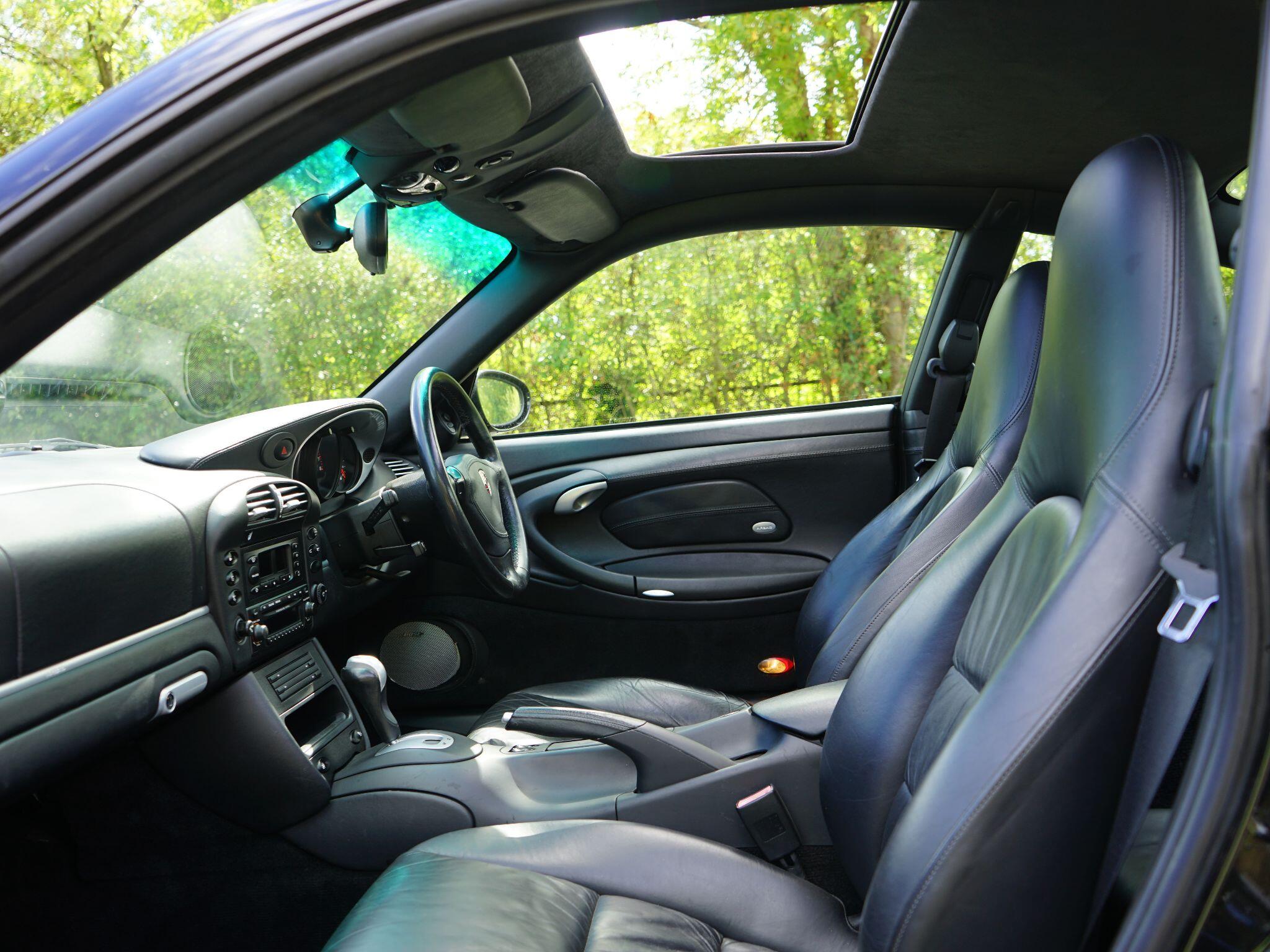Porsche 911 view 3
