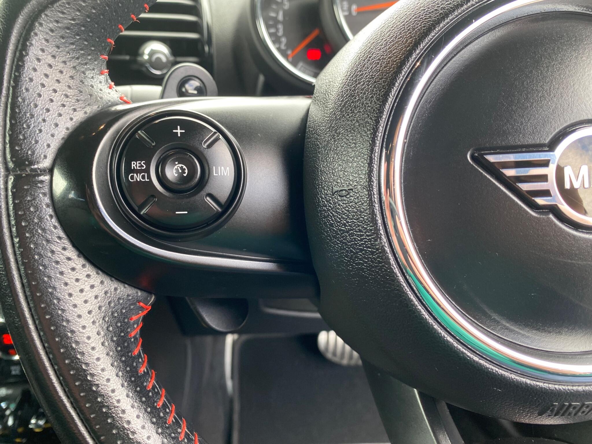 Mini Clubman view 22