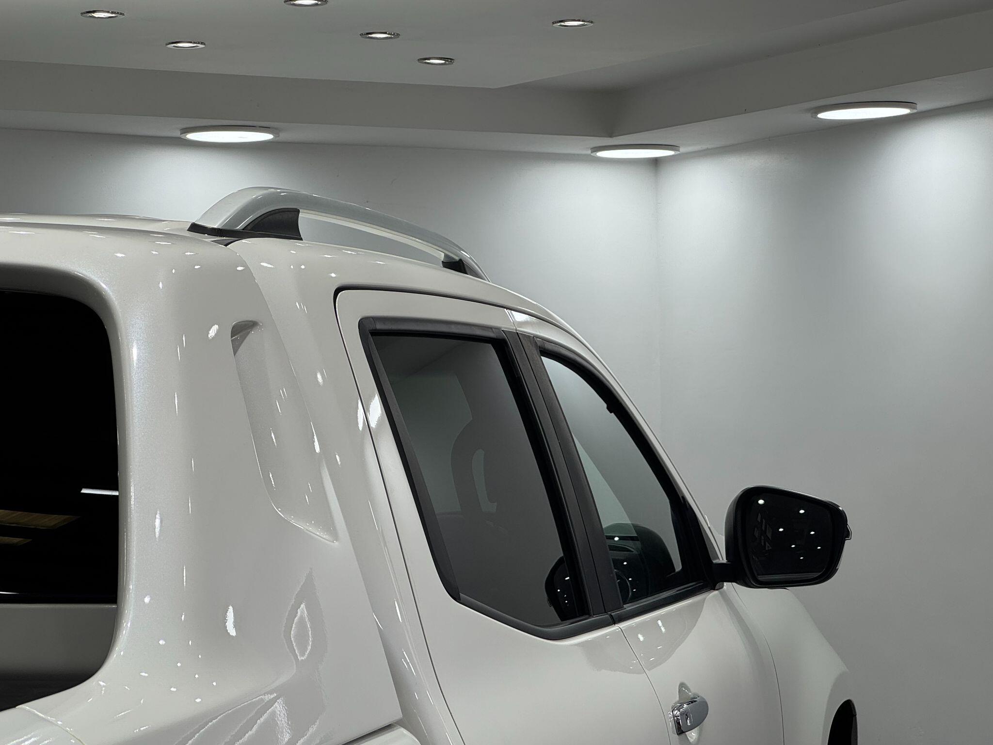 Mercedes-Benz X-Class view 22