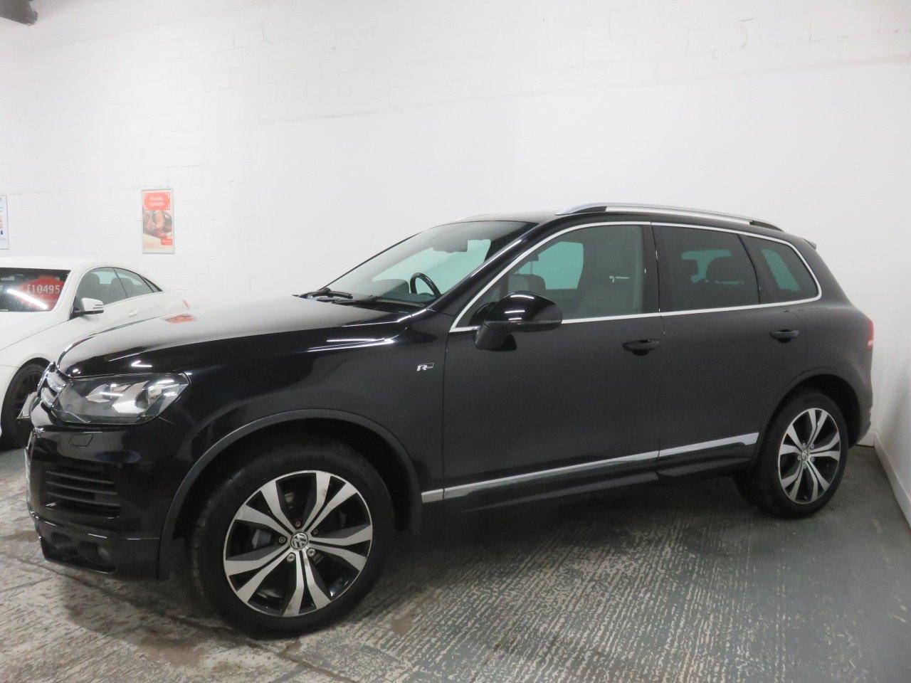 Volkswagen Touareg view 5
