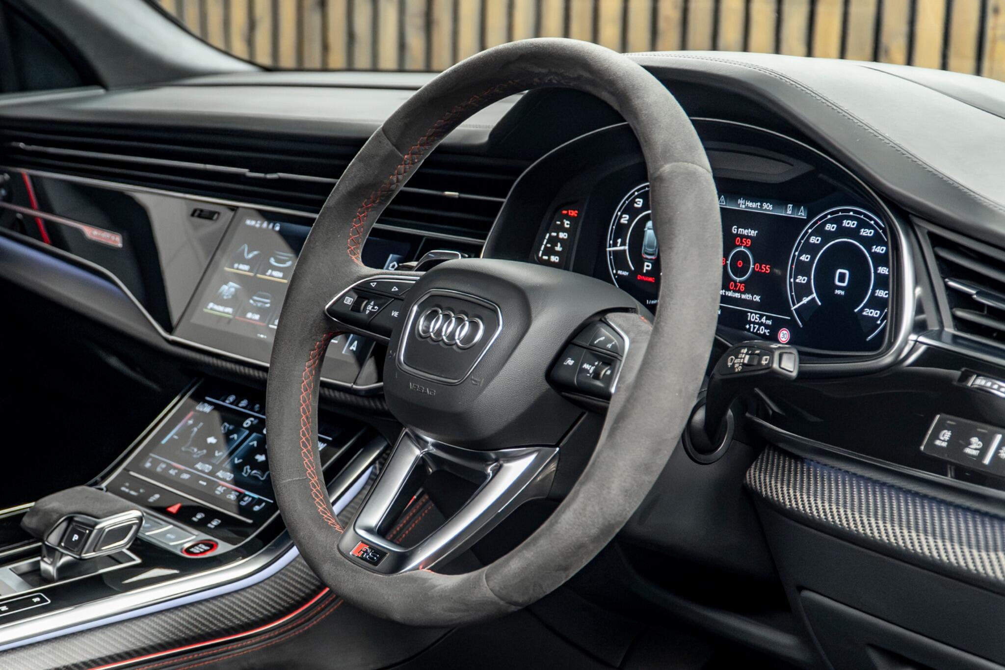 Audi RS Q8 view 28