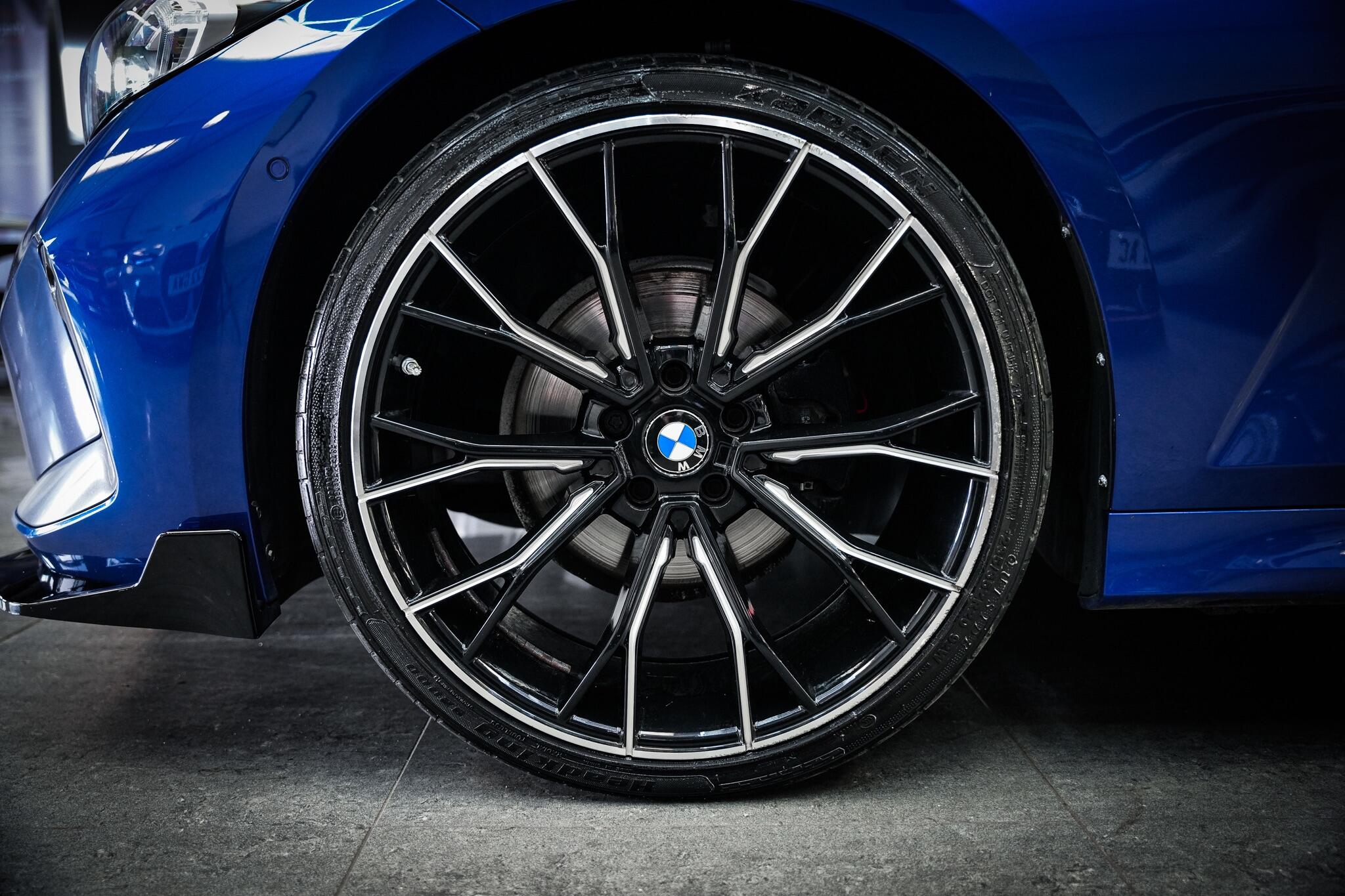 BMW 3 Series view 29