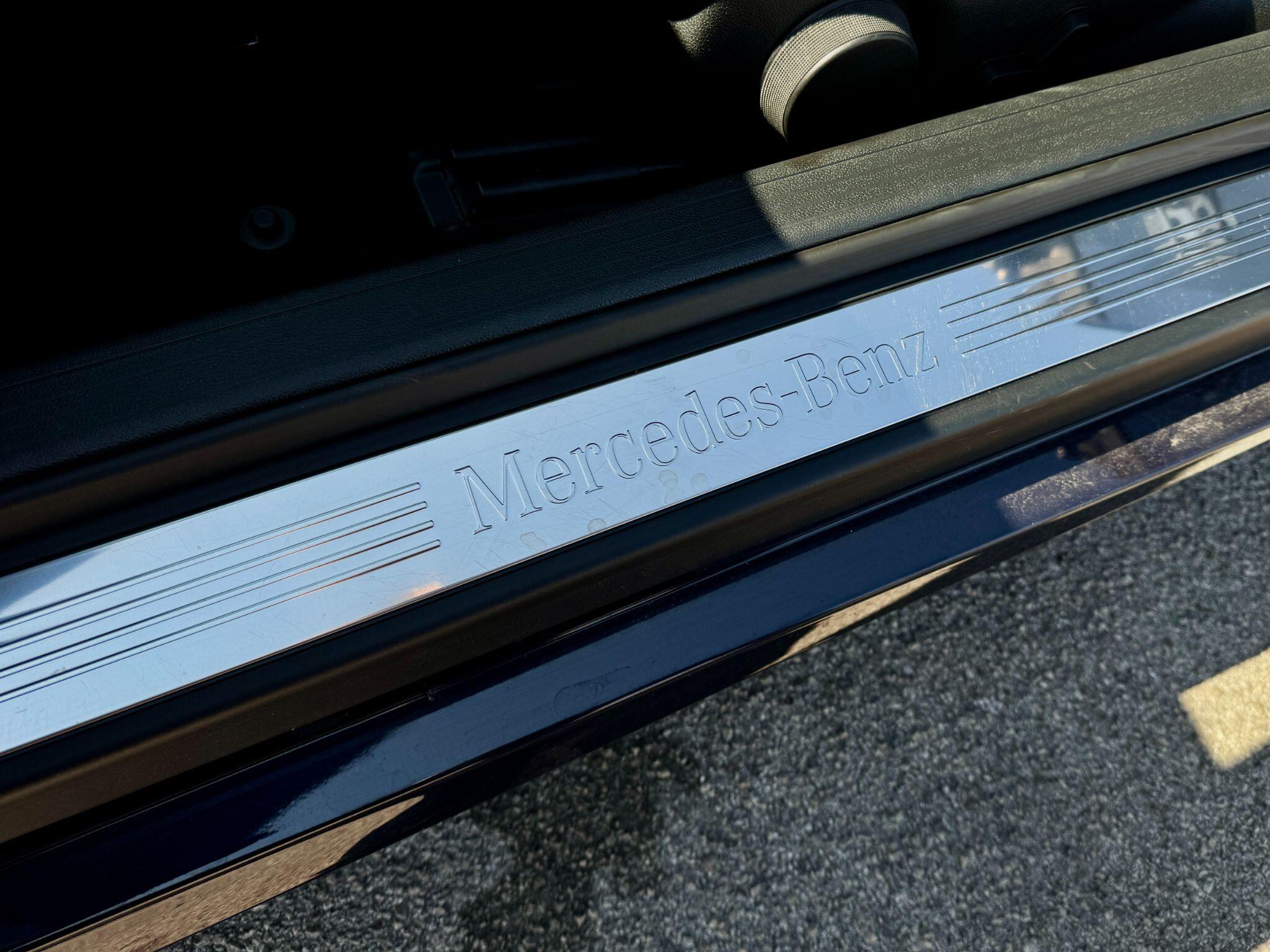 Mercedes-Benz E Class view 29