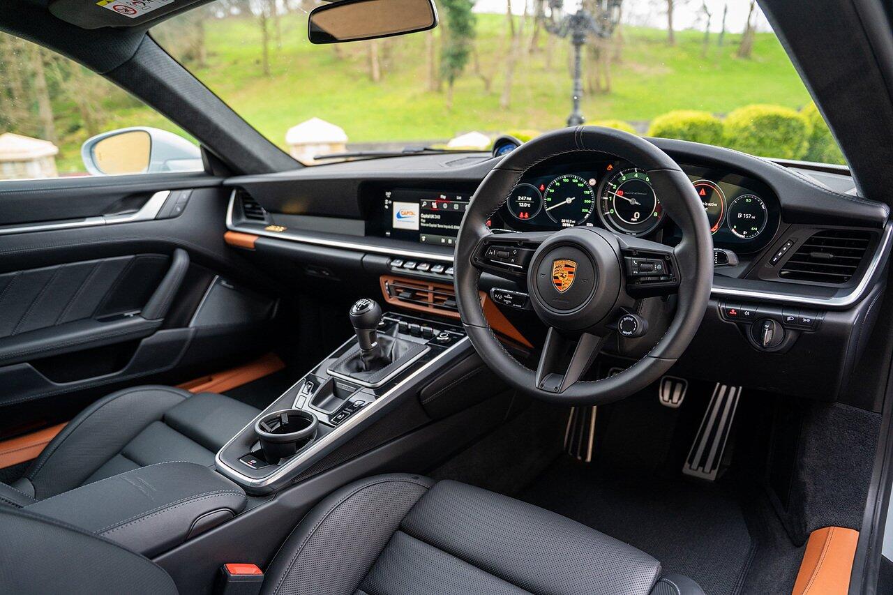 Porsche 911 view 49