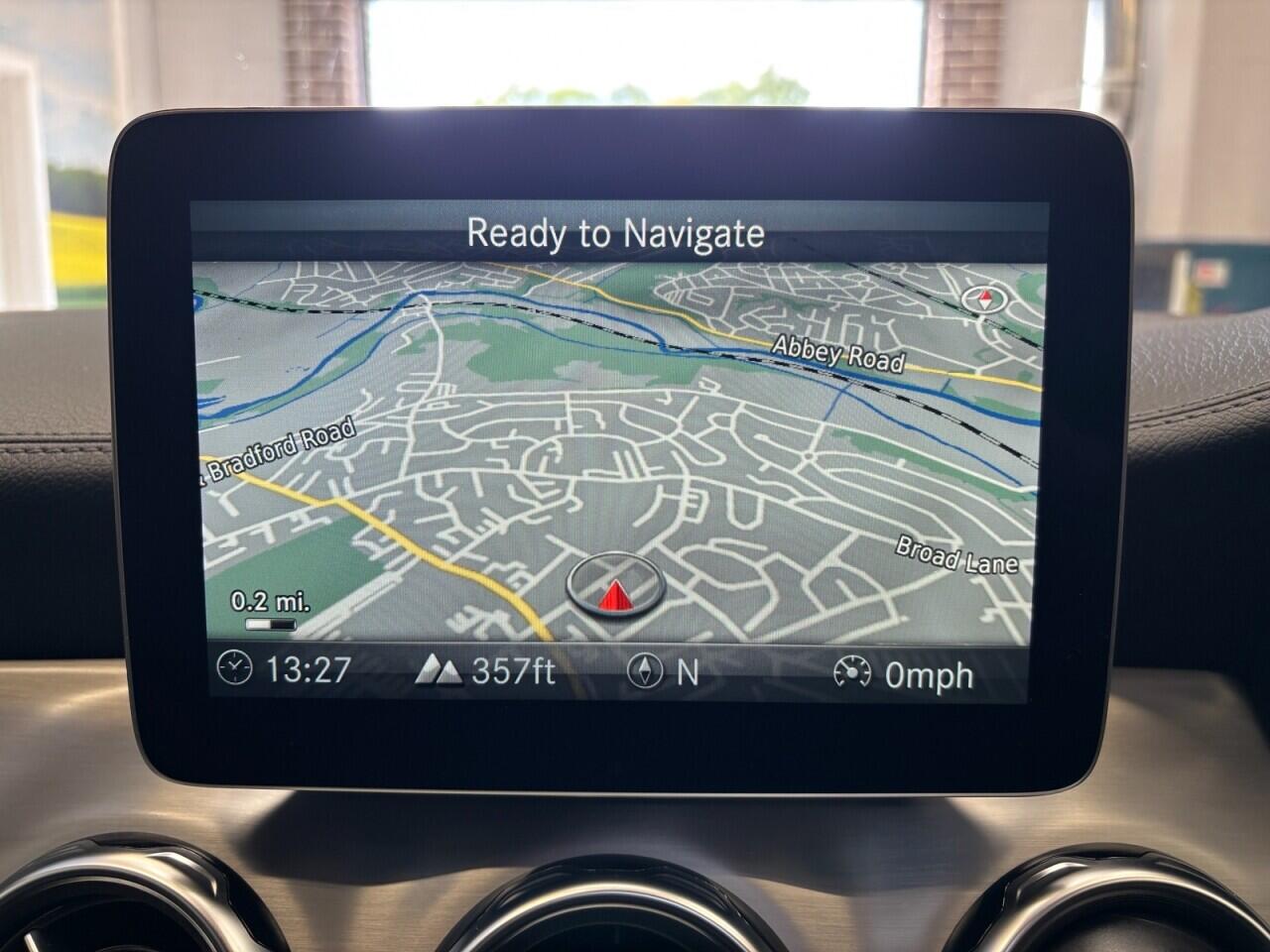 Mercedes-Benz GLA view 28