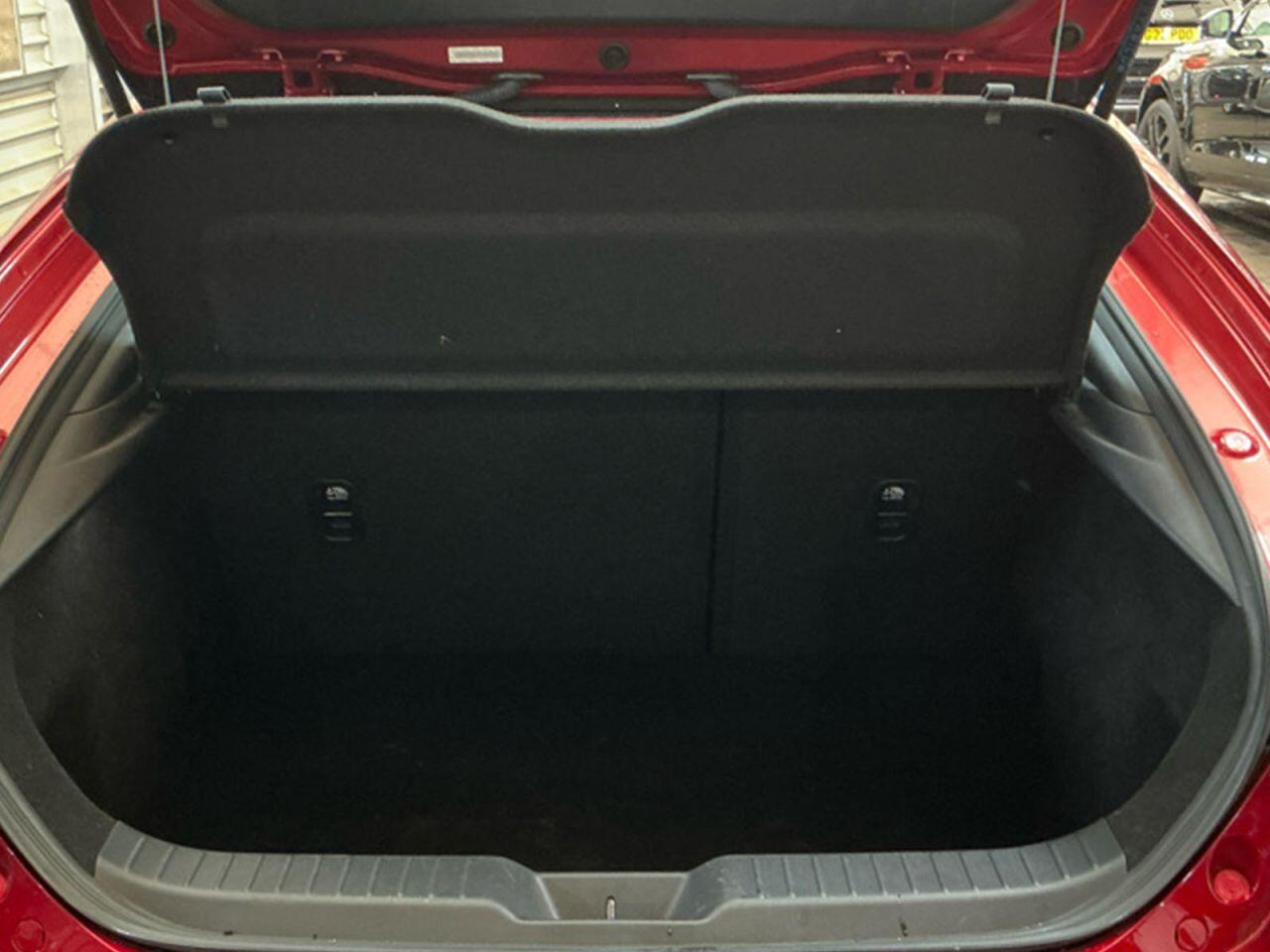 Mazda Mazda3 view 7