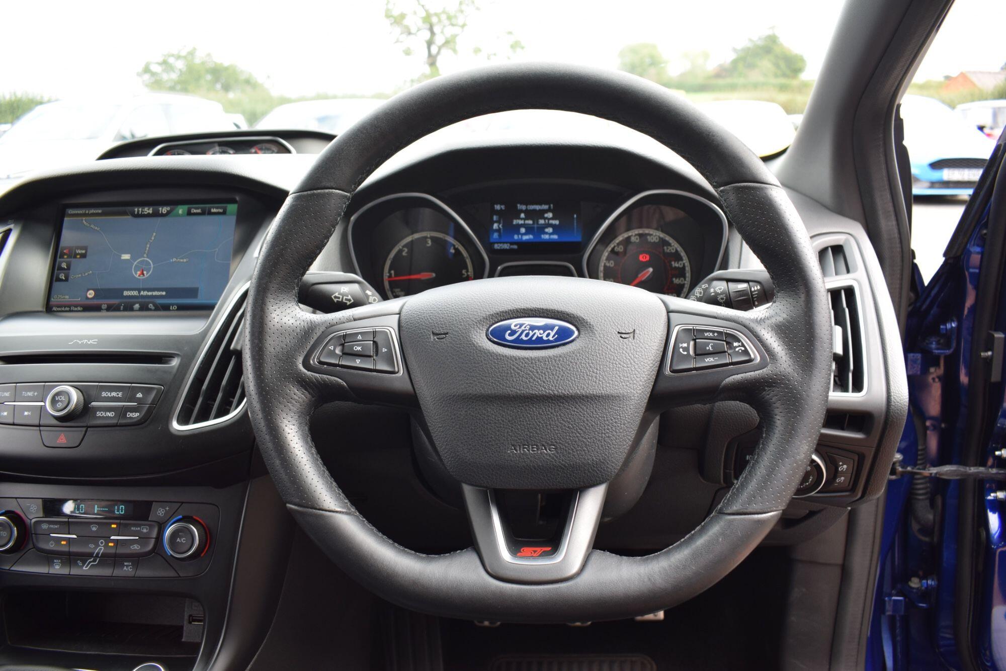 Ford Focus view 10