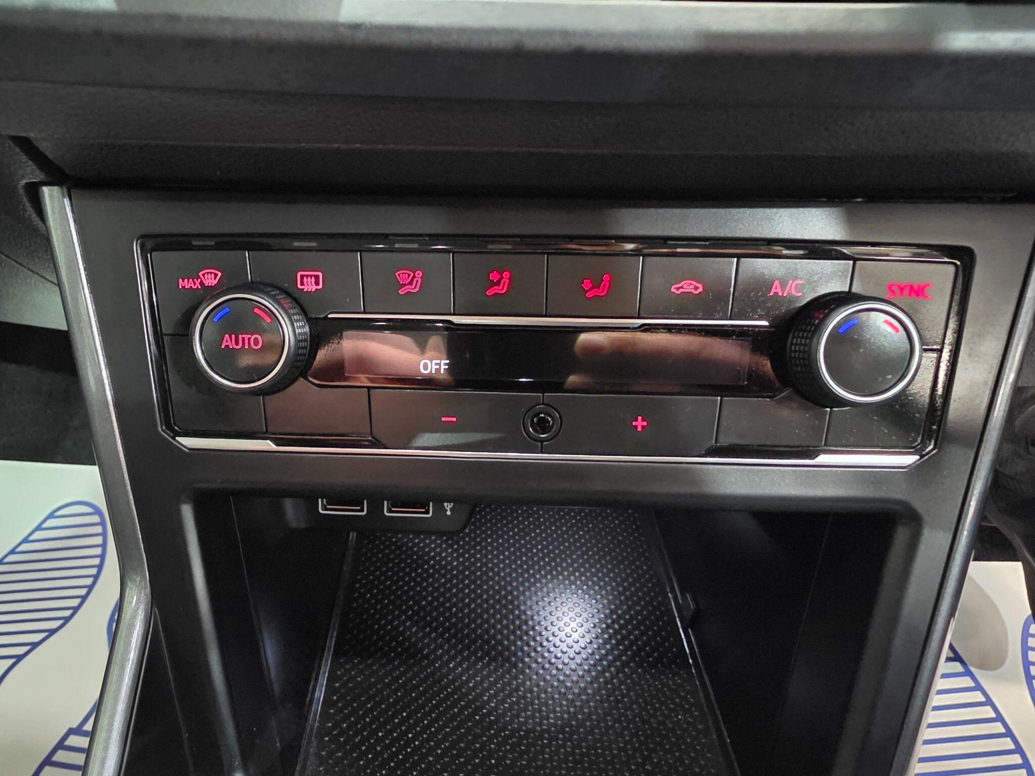 Volkswagen Polo view 10