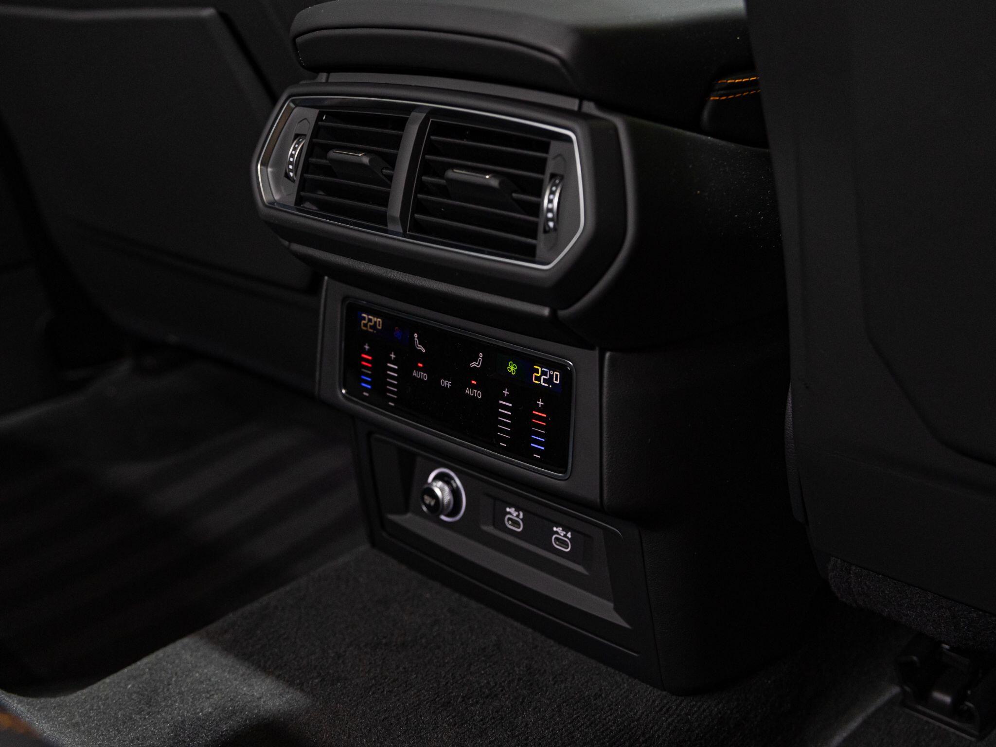 Lamborghini Urus view 17