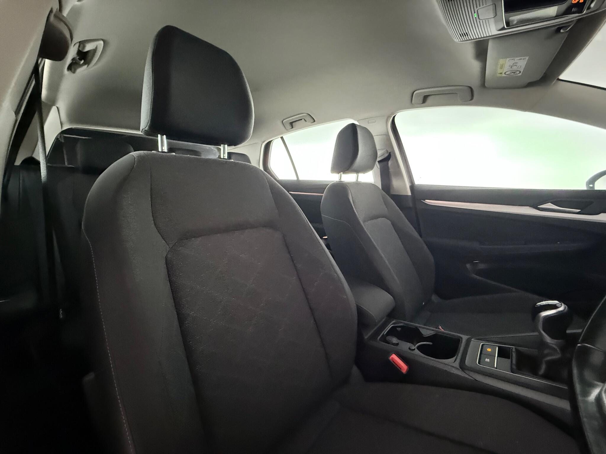 Volkswagen Golf view 29