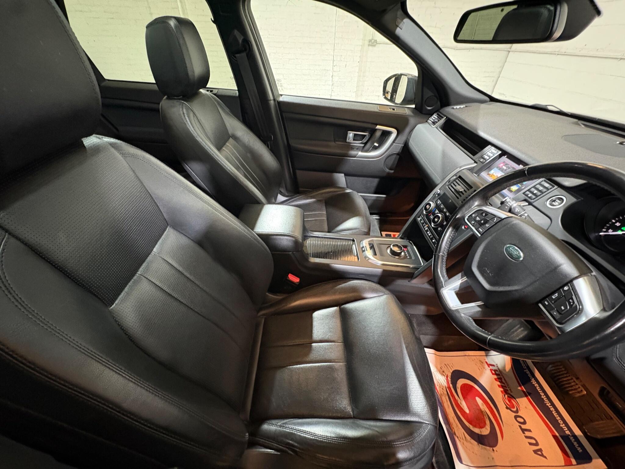 Land Rover Discovery Sport view 37