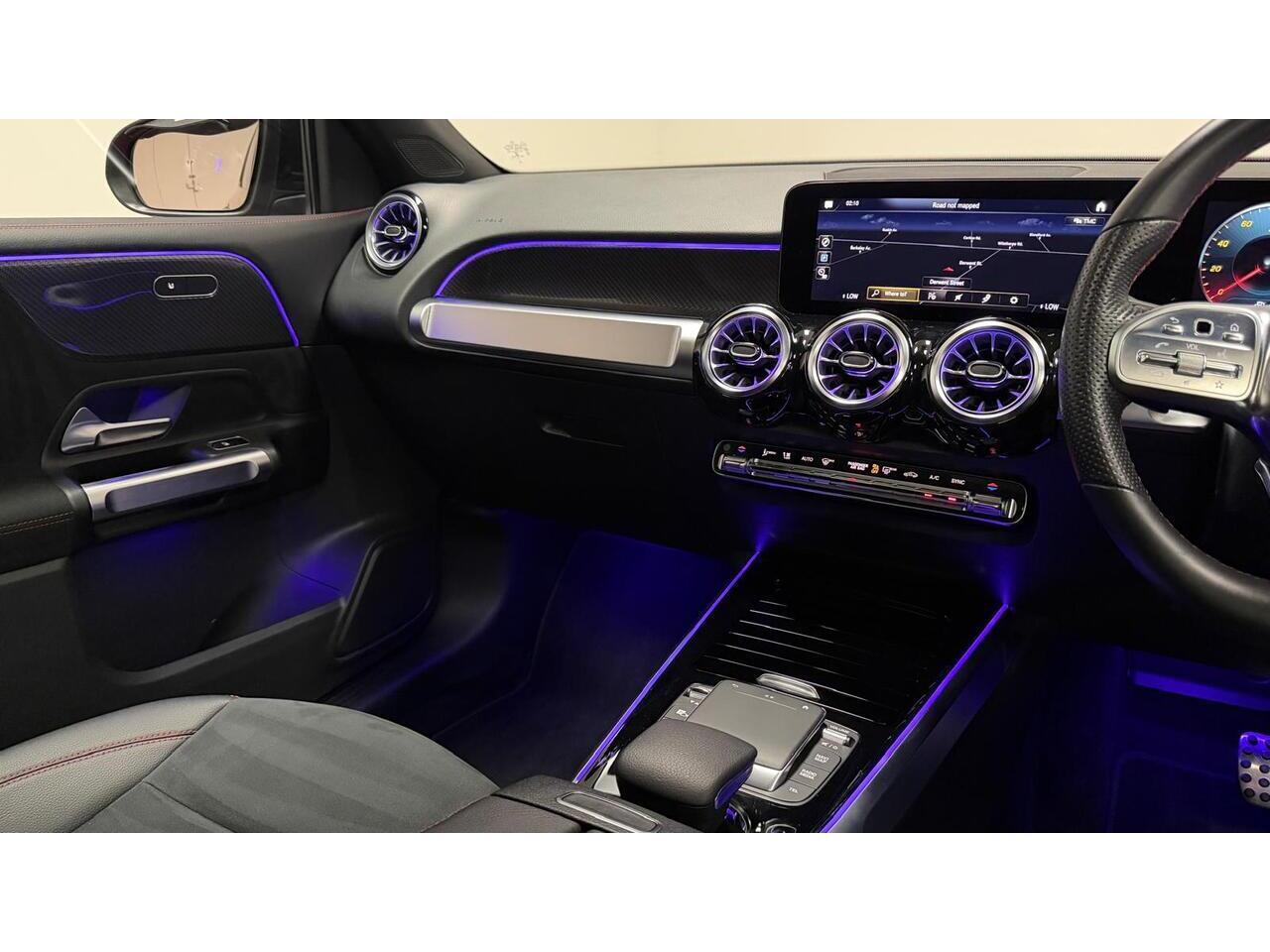 Mercedes-Benz GLB view 14