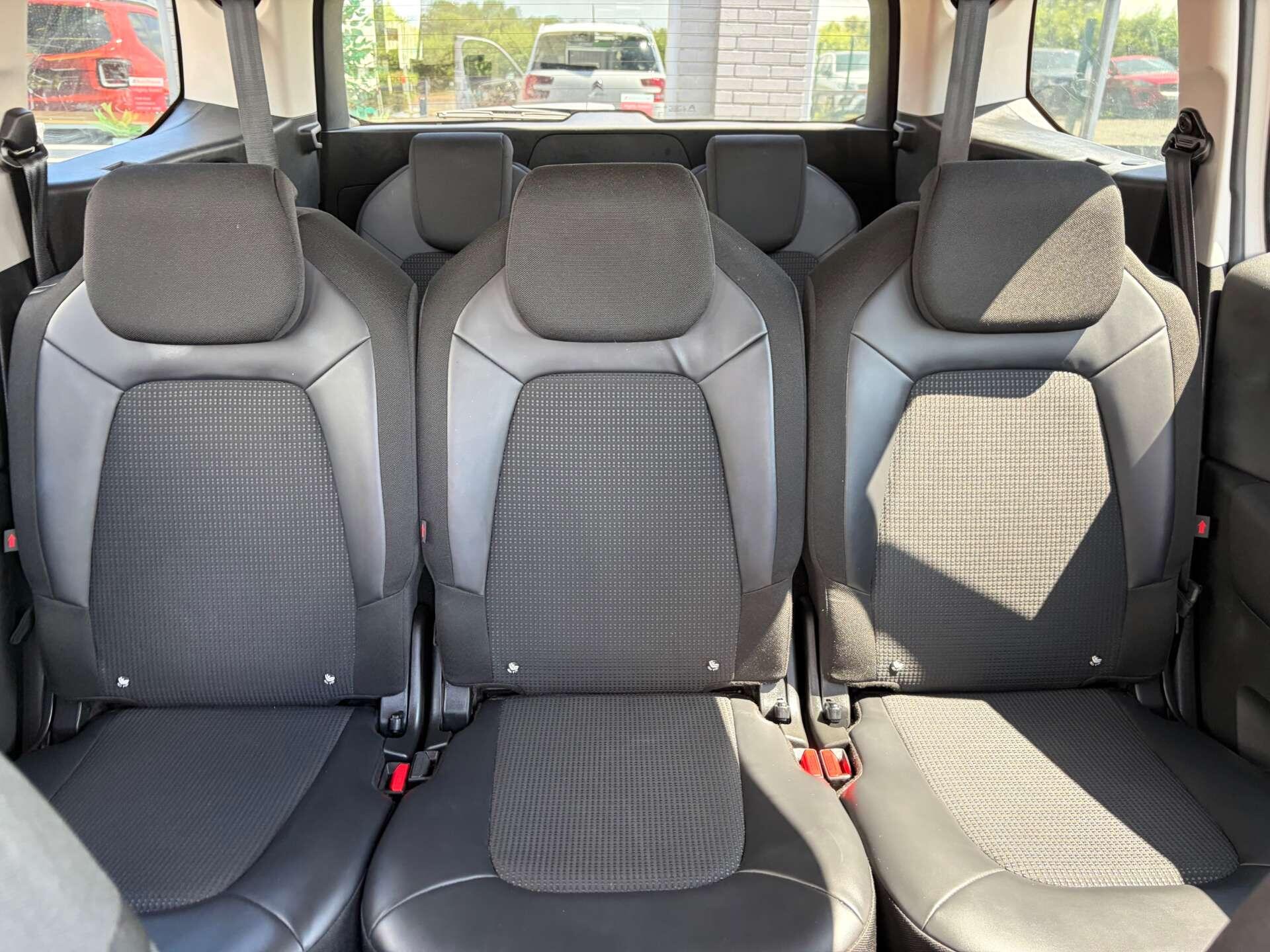 Citroen Grand C4 Spacetourer view 32