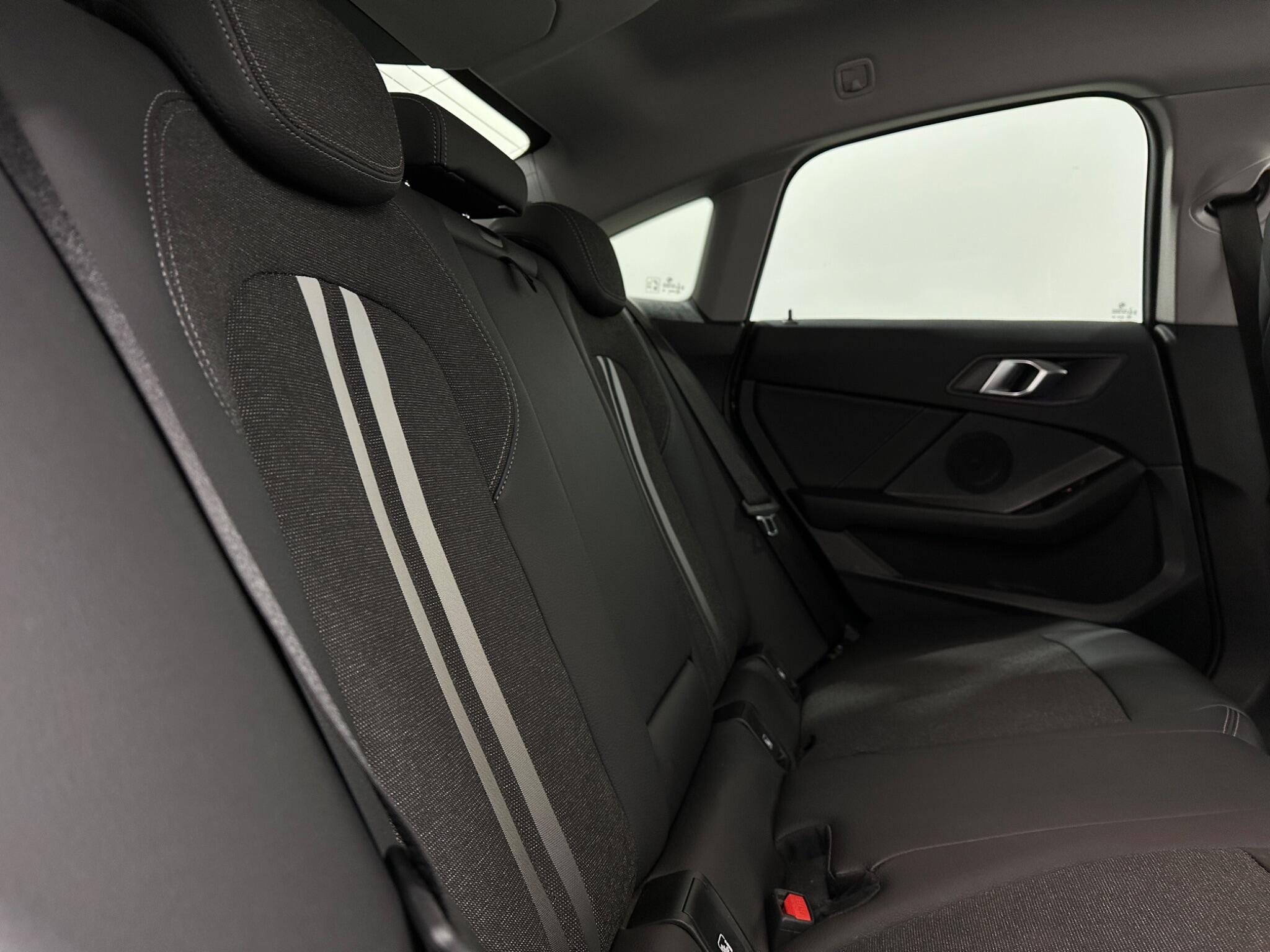 BMW 2 Series view 43